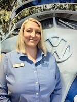 Staff member Sarah McKenzie from ID_3bd727286fd7