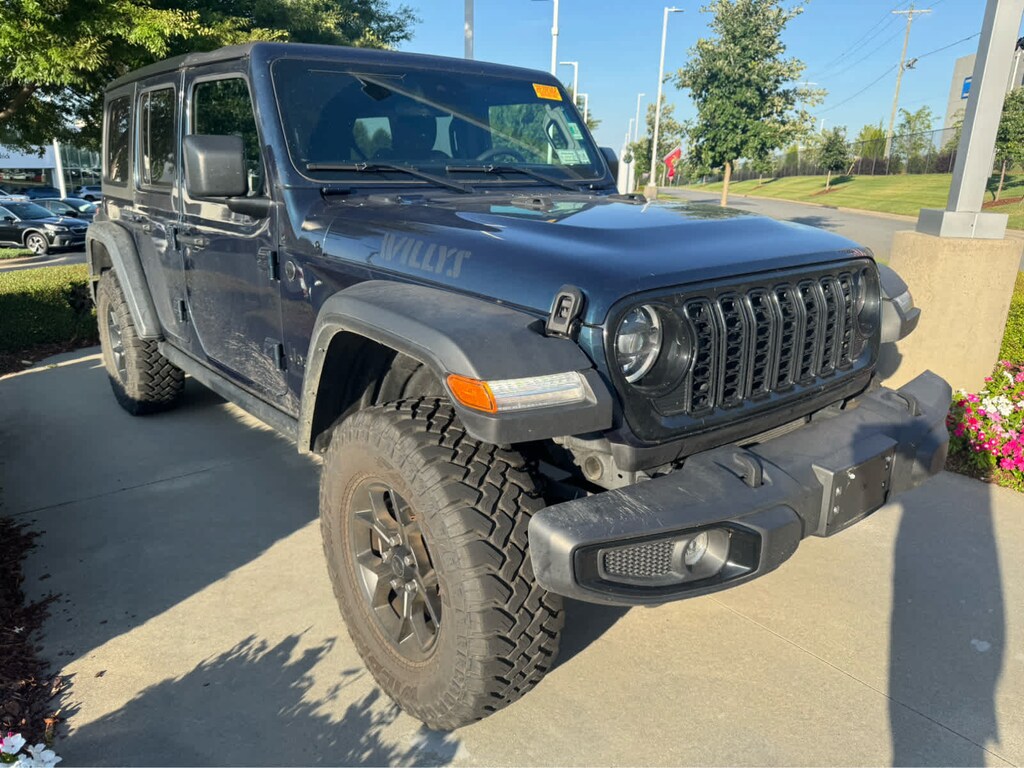 Used 2025 Jeep Wrangler Sport SUV