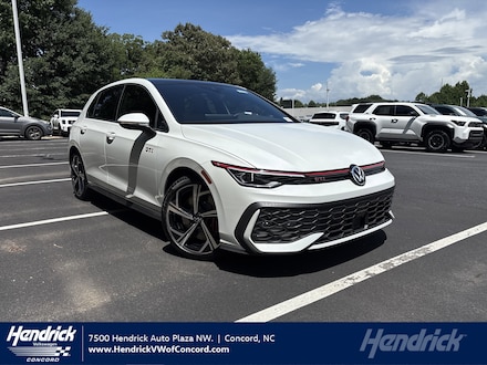 2025 Volkswagen Golf GTI 2.0T SE Hatchback