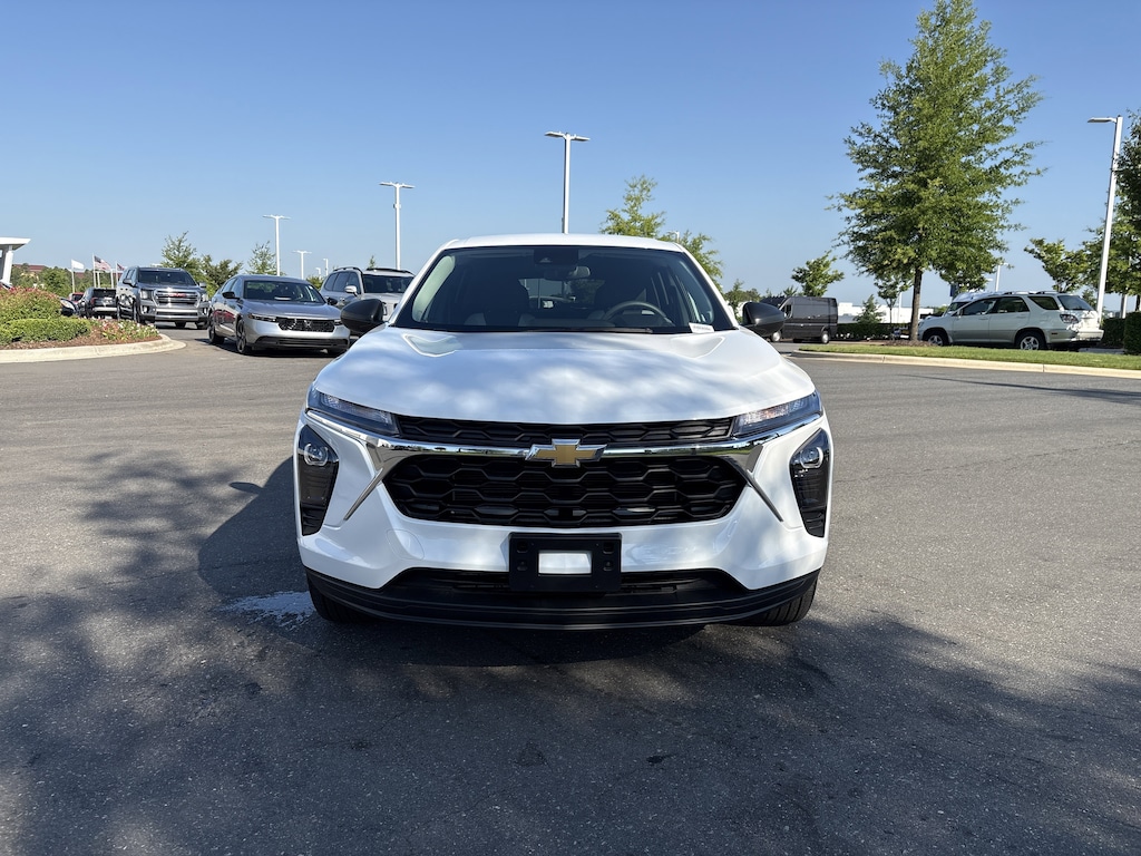 Used 2025 Chevrolet Trax LS SUV