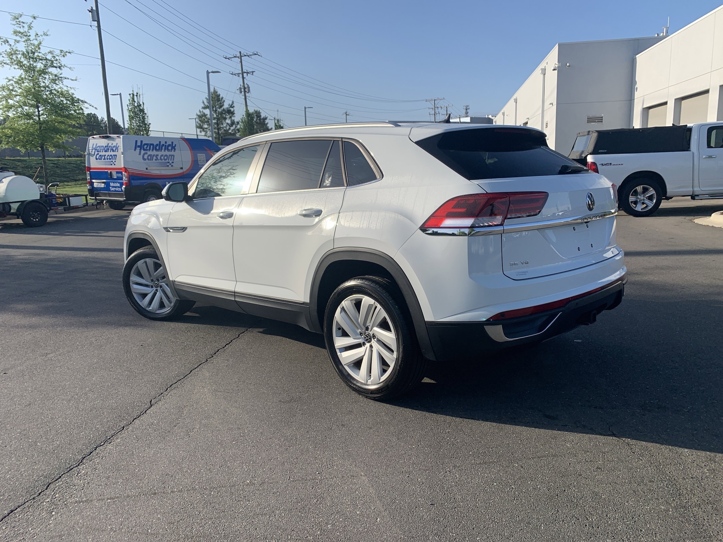 2022 Volkswagen Atlas Cross Sport 3.6L V6 SE w/Technology photo 3