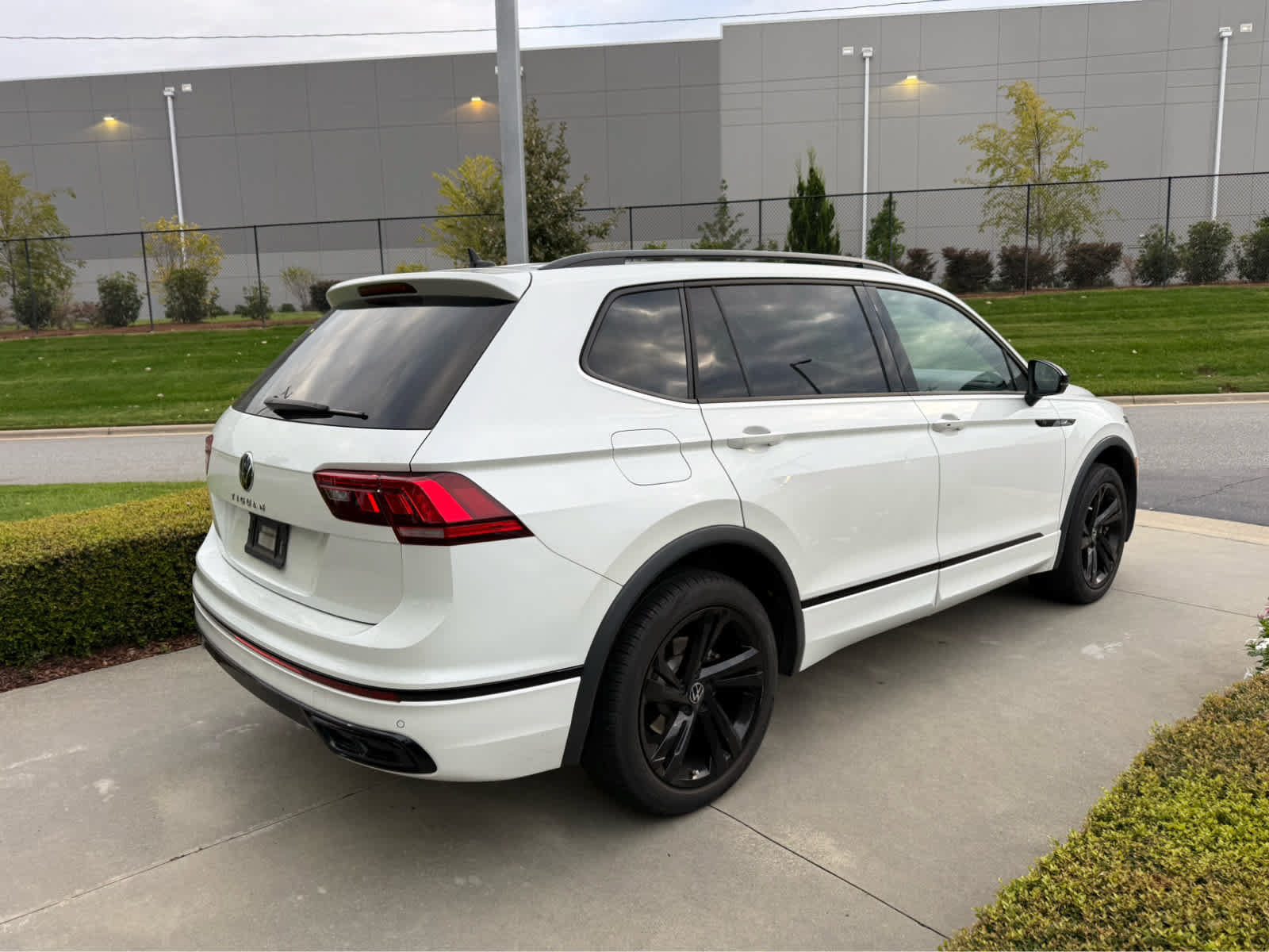 Used 2023 Volkswagen Tiguan 2.0T SE R-Line Black SUV