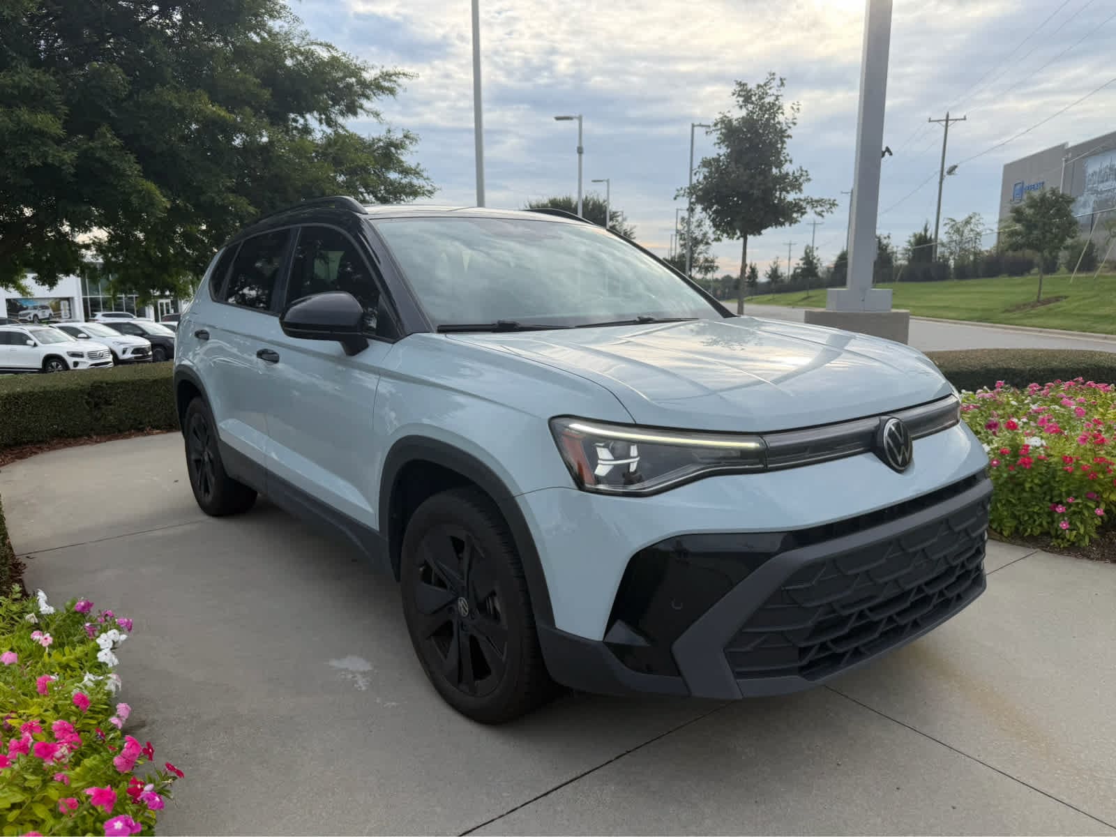 2025 Volkswagen Taos 1.5T SE Black