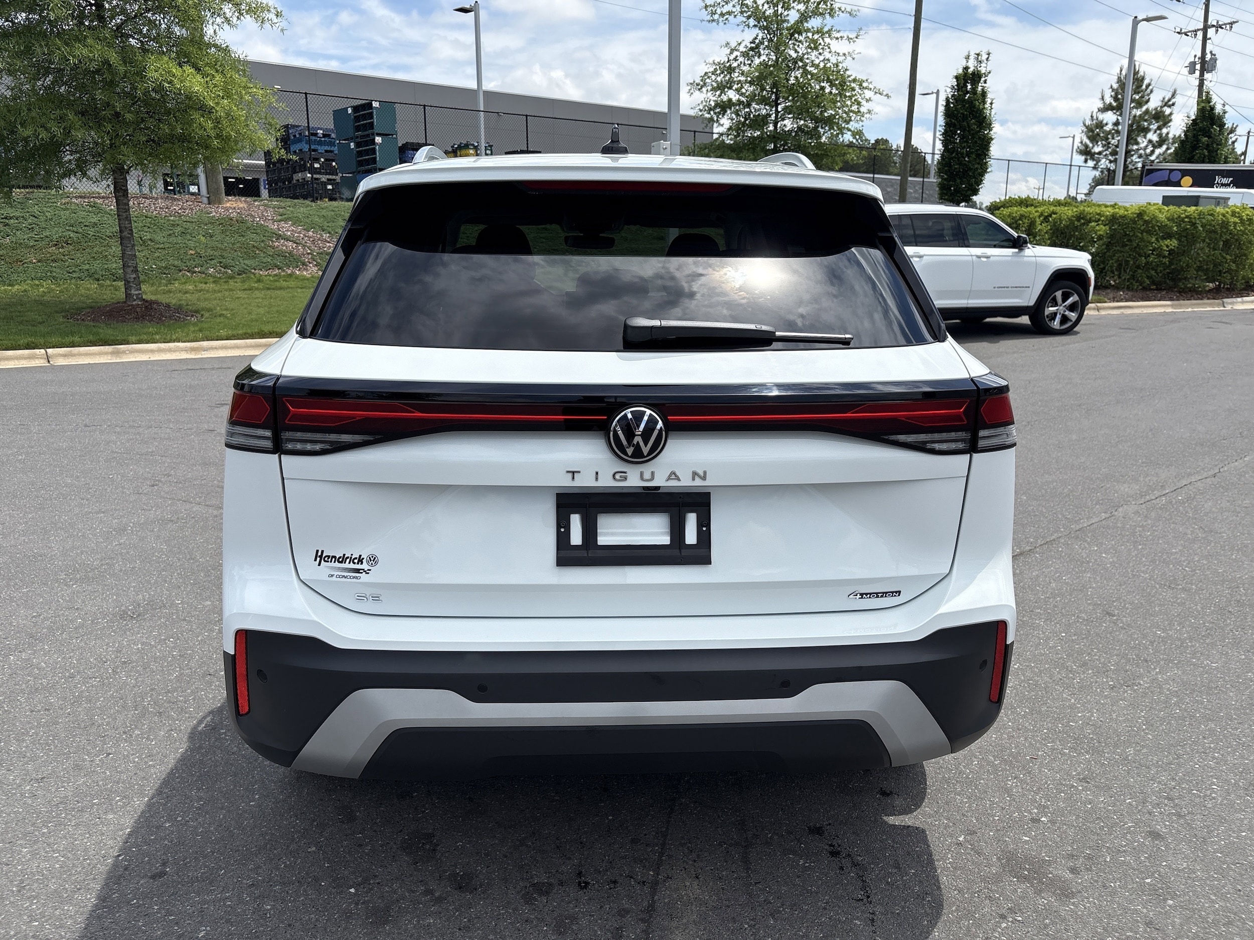 2025 Volkswagen Tiguan 2.0T SE photo 6