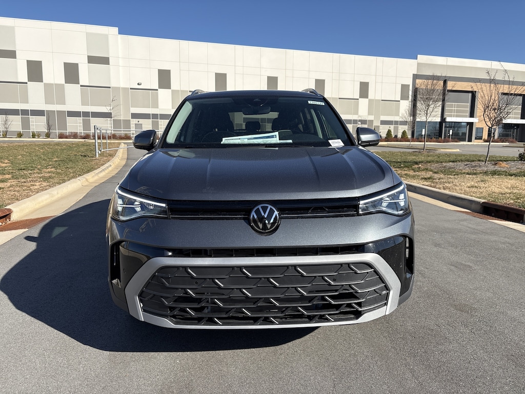 New 2026 Volkswagen Taos 1.5T SE SUV
