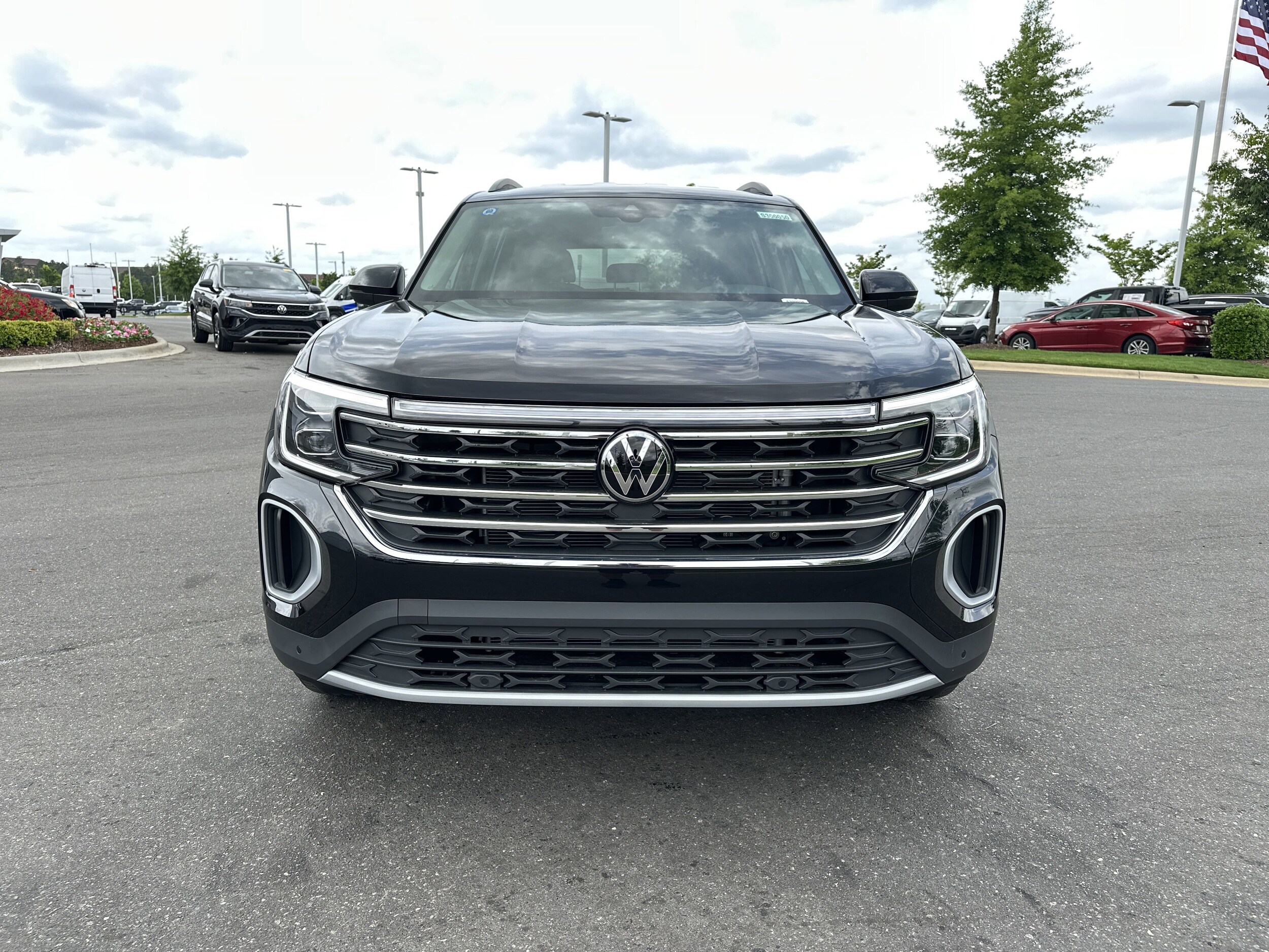 2025 Volkswagen Atlas SE Technology photo 3