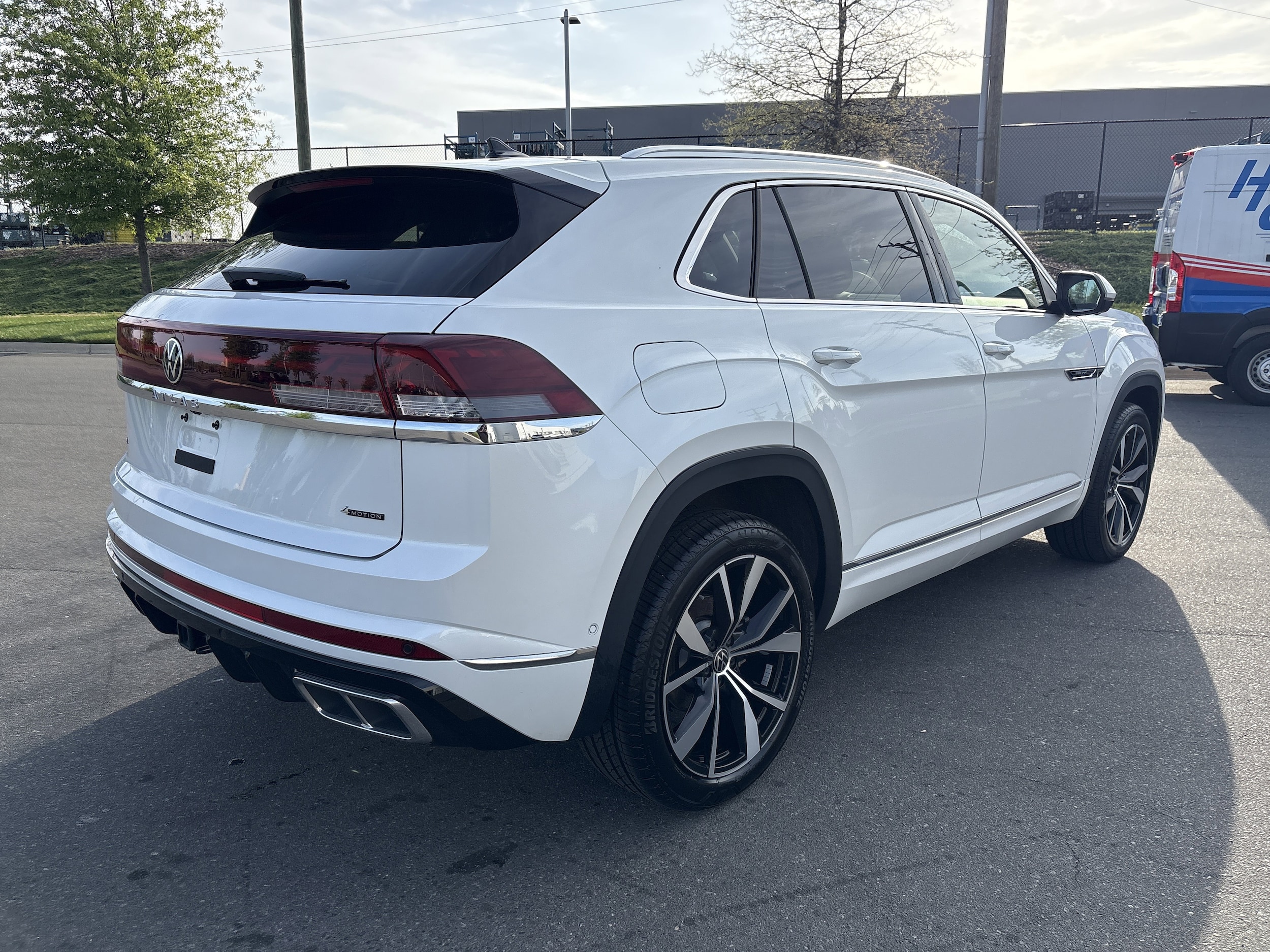 2026 Volkswagen Atlas Cross Sport 2.0T SEL Premium R-Line photo 3