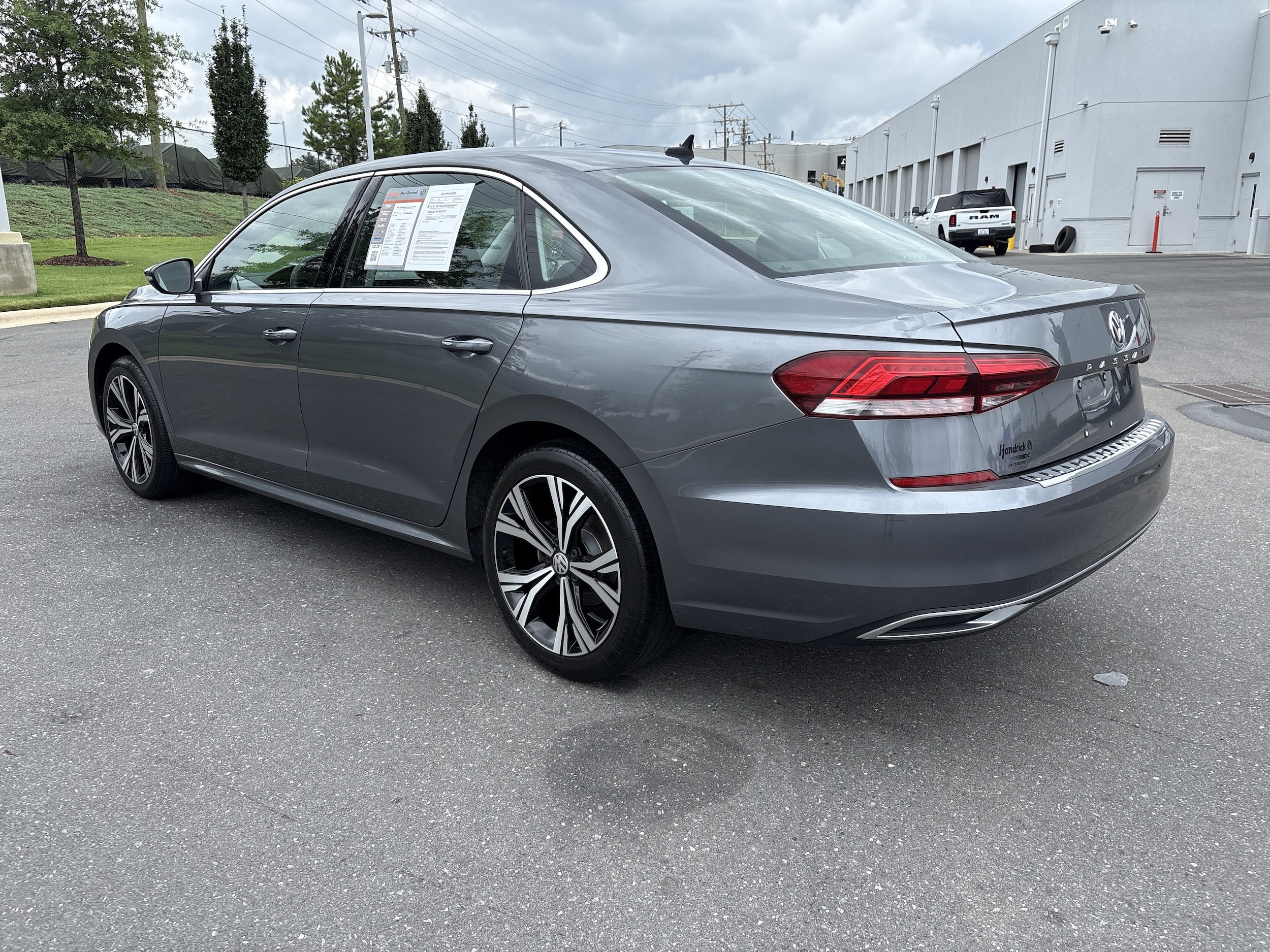 Volkswagen Passat 2.0T SE