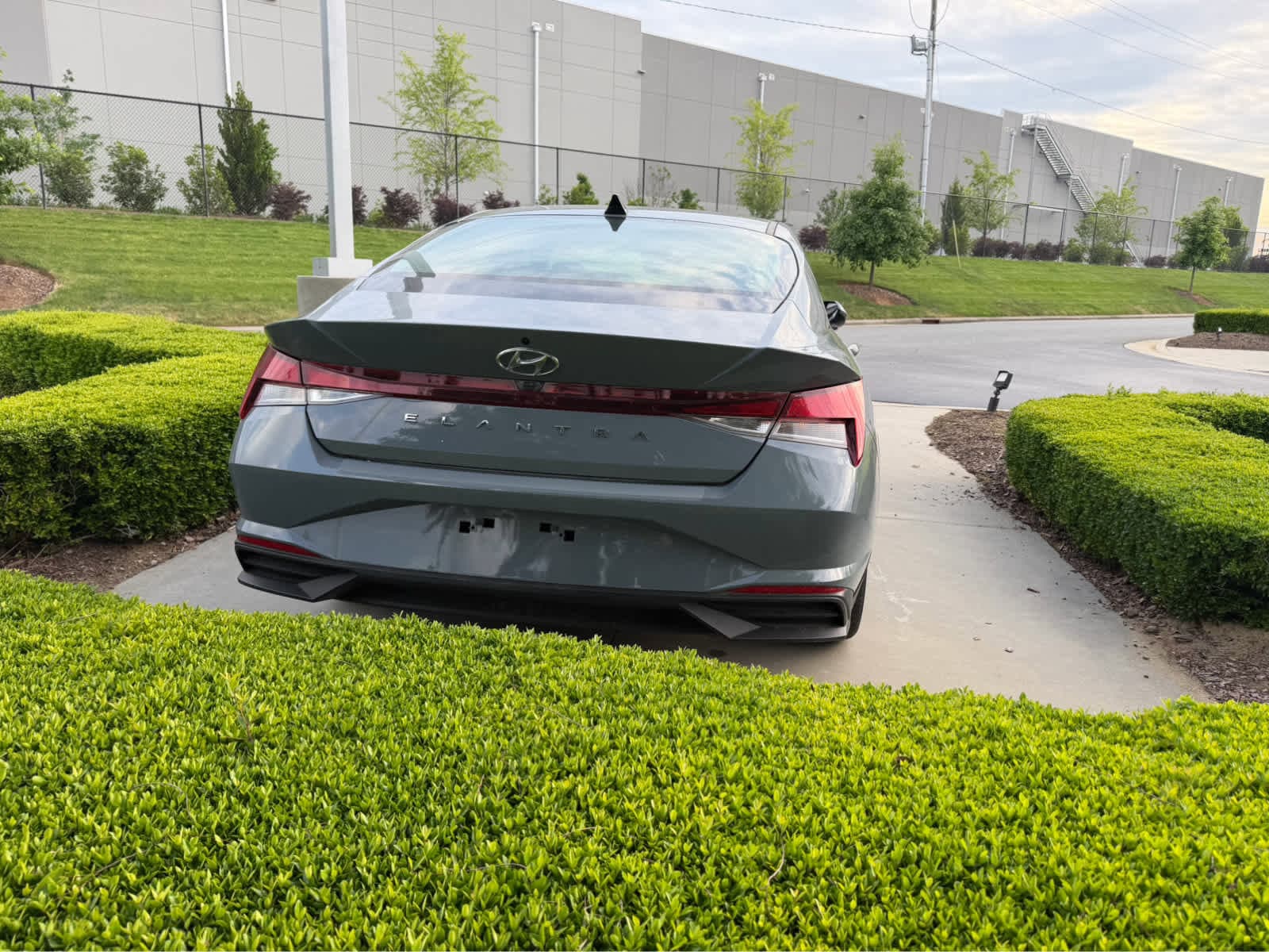 2023 Hyundai Elantra SEL photo 6