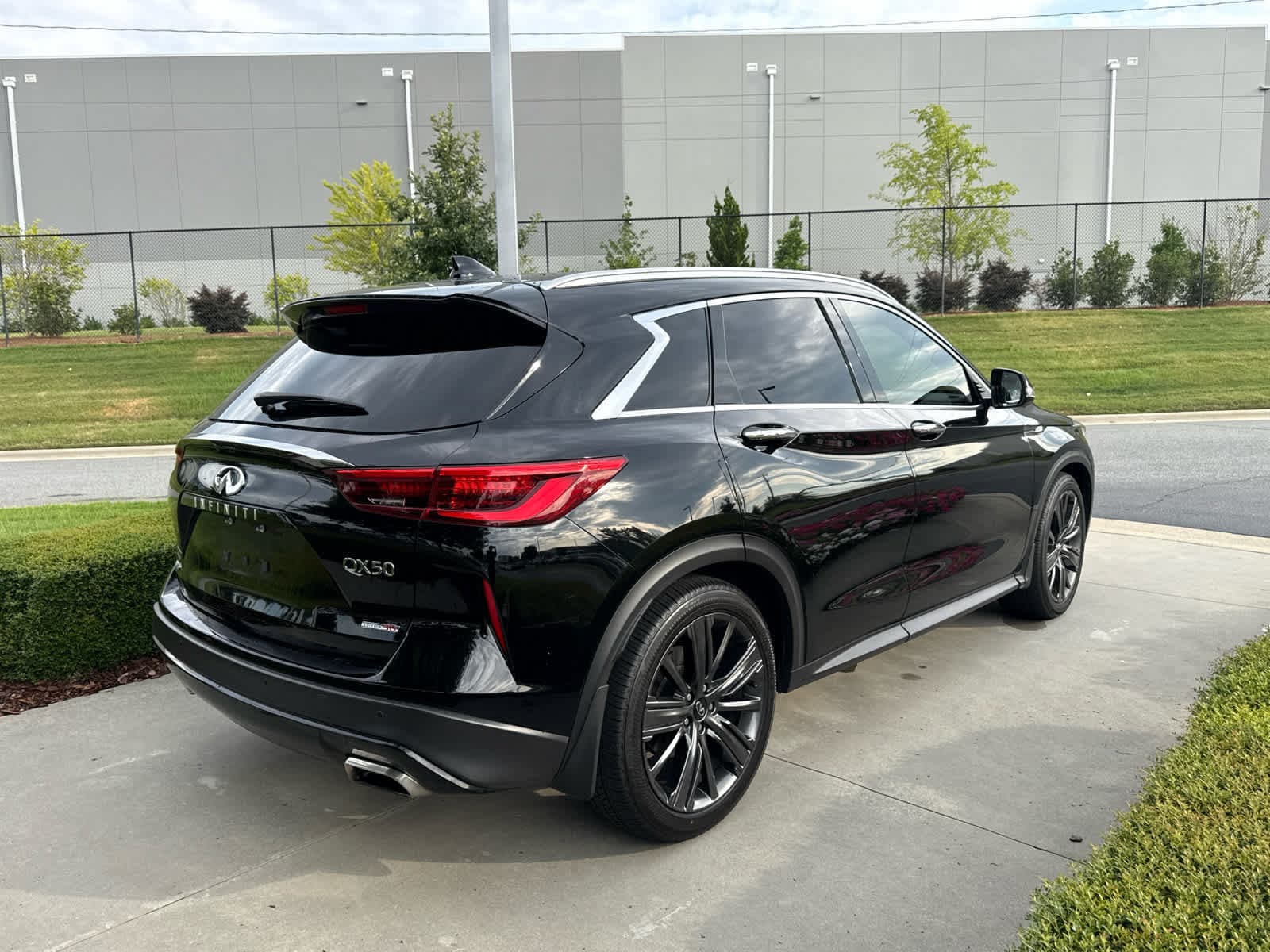 INFINITI QX50 ESSENTIAL