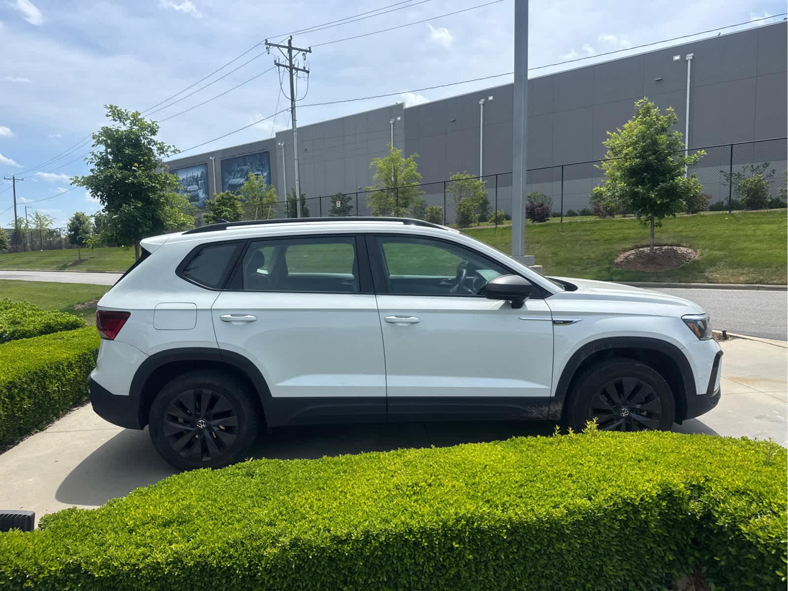 2023 Volkswagen Taos 1.5T S photo 3