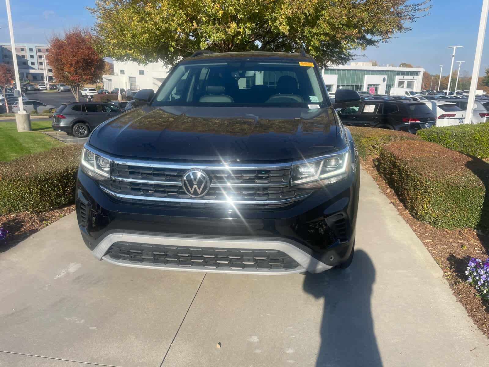 2023 Volkswagen Atlas V6 SE Technology photo 2