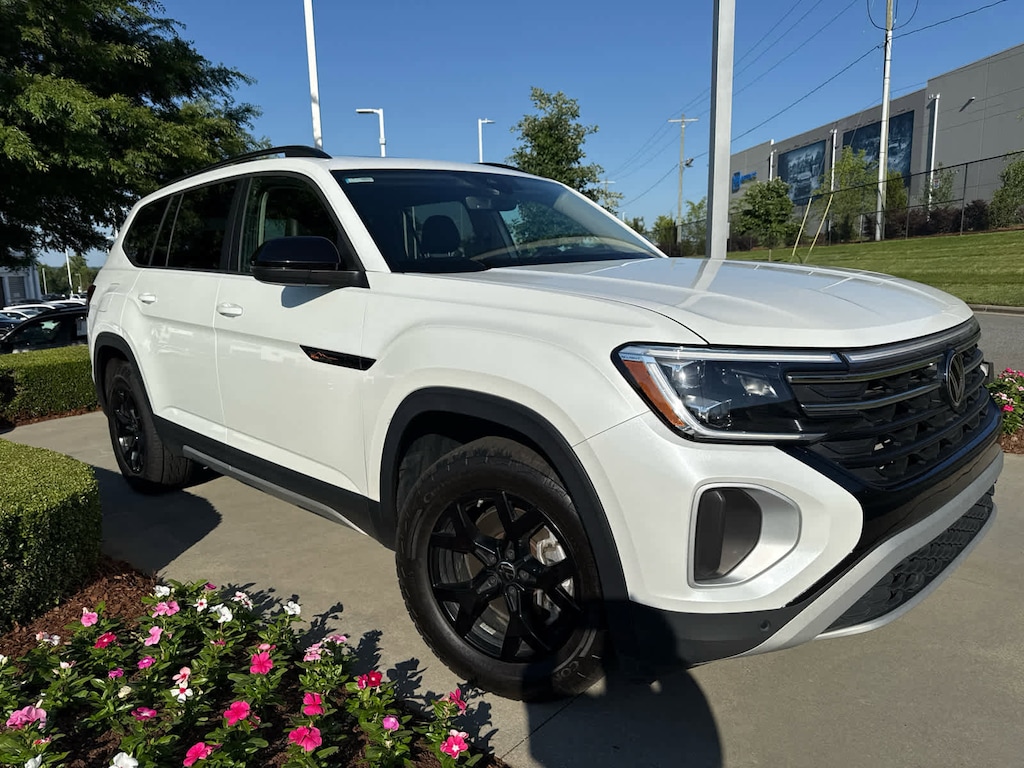 Used 2024 Volkswagen Atlas 2.0T Peak Edition SEL SUV