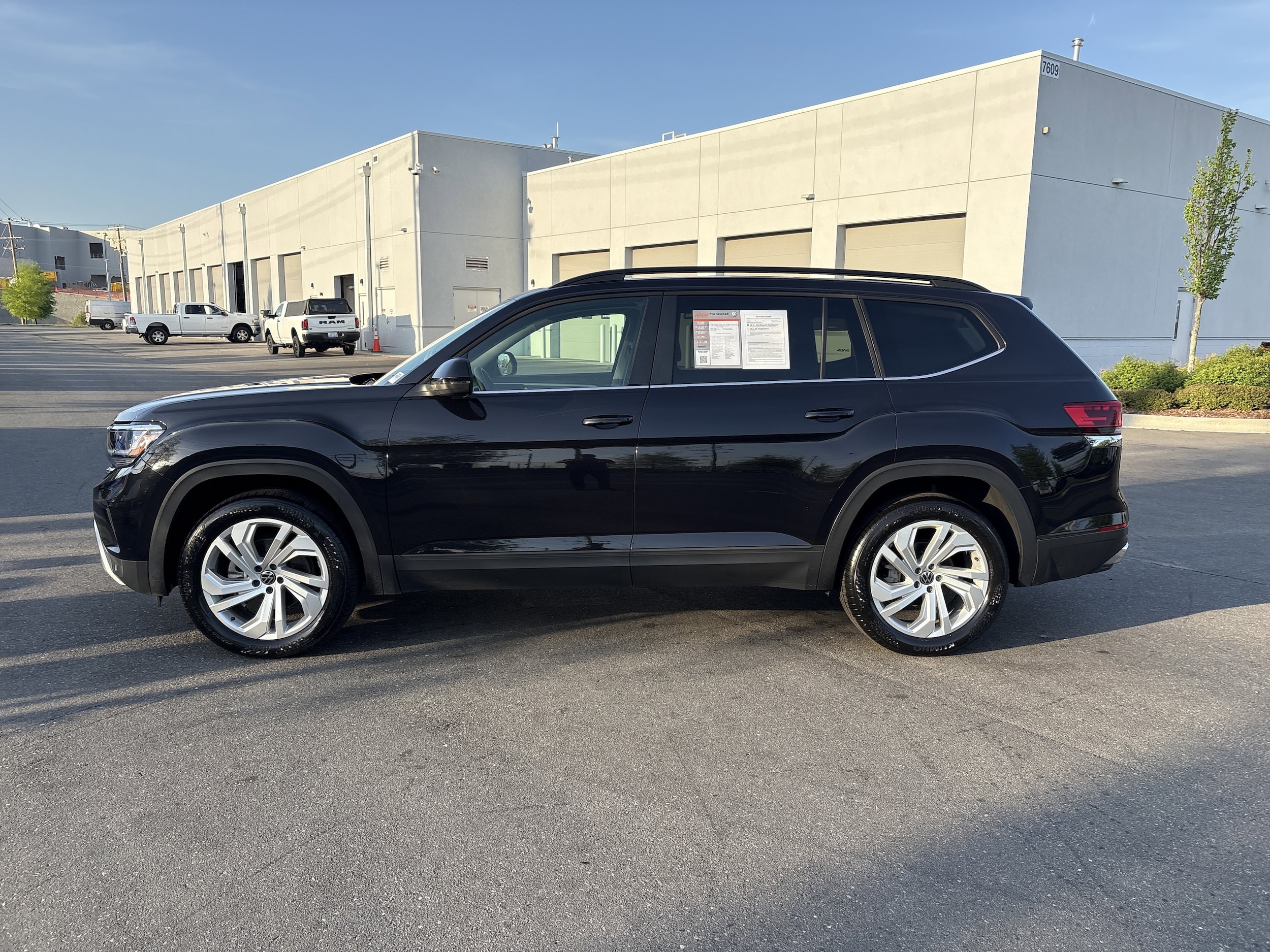 2022 Volkswagen Atlas 3.6L V6 SE w/Technology photo 5