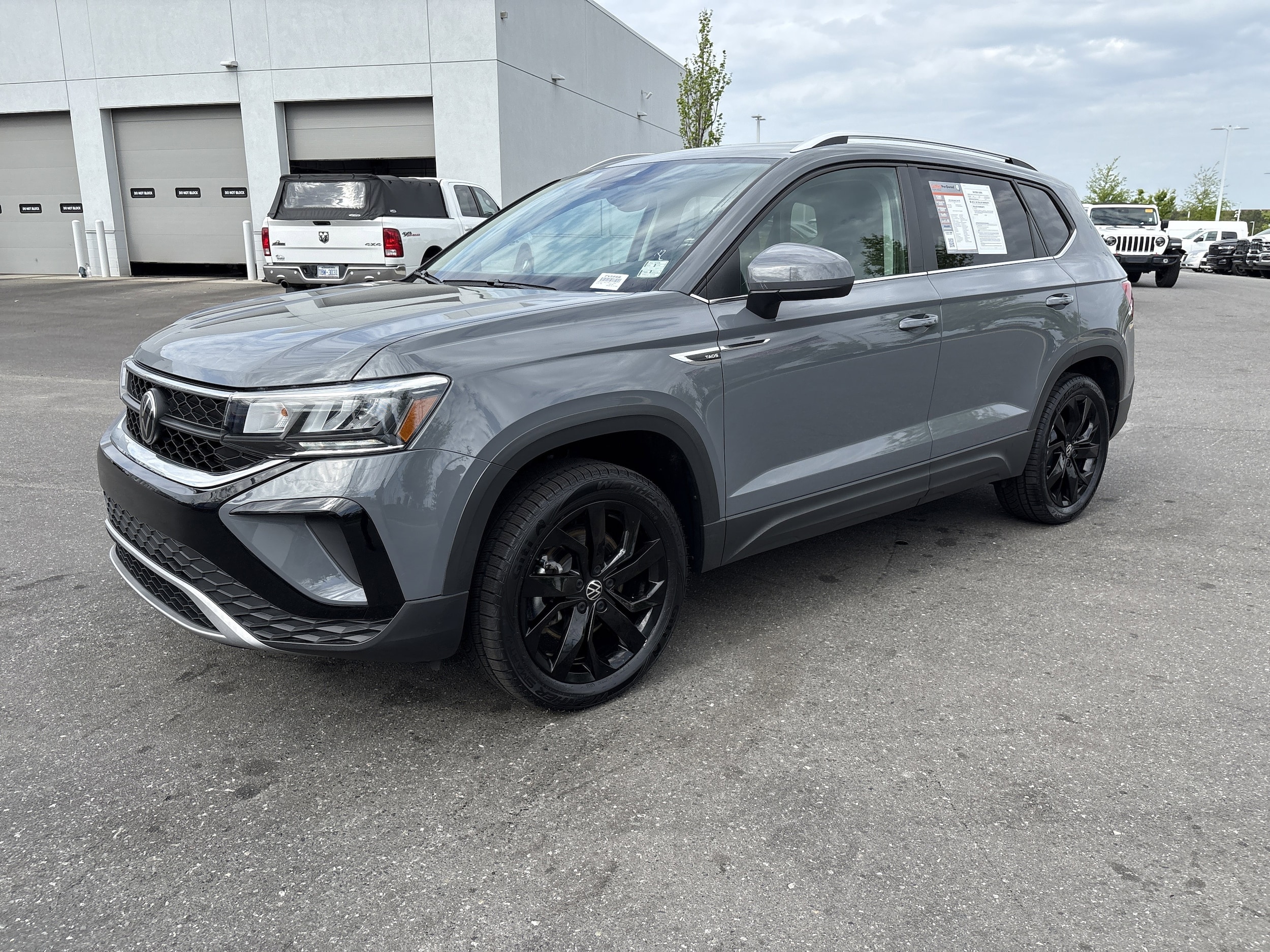 2023 Volkswagen Taos 1.5T SE photo 4