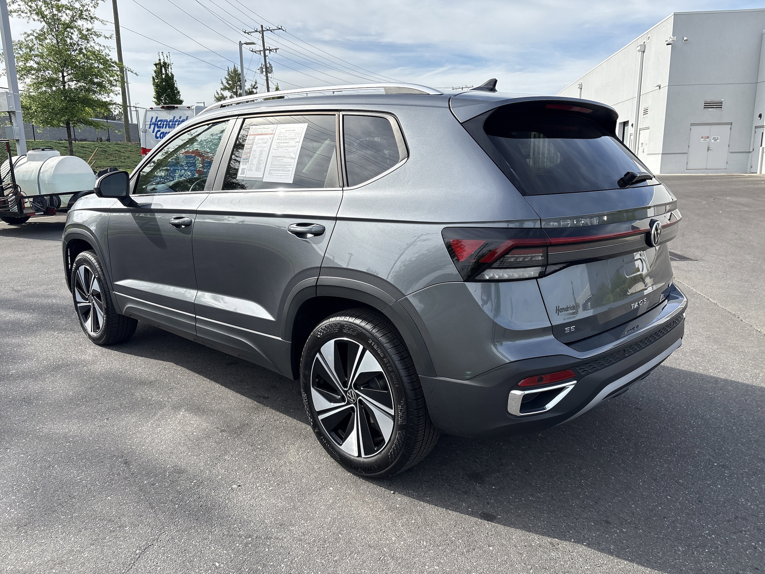 2025 Volkswagen Taos 1.5T SE photo 6