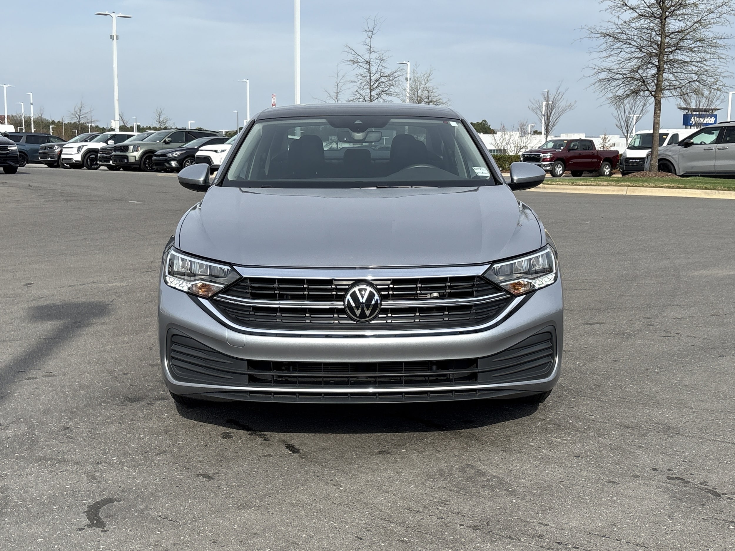2023 Volkswagen Jetta 1.5T SE photo 2
