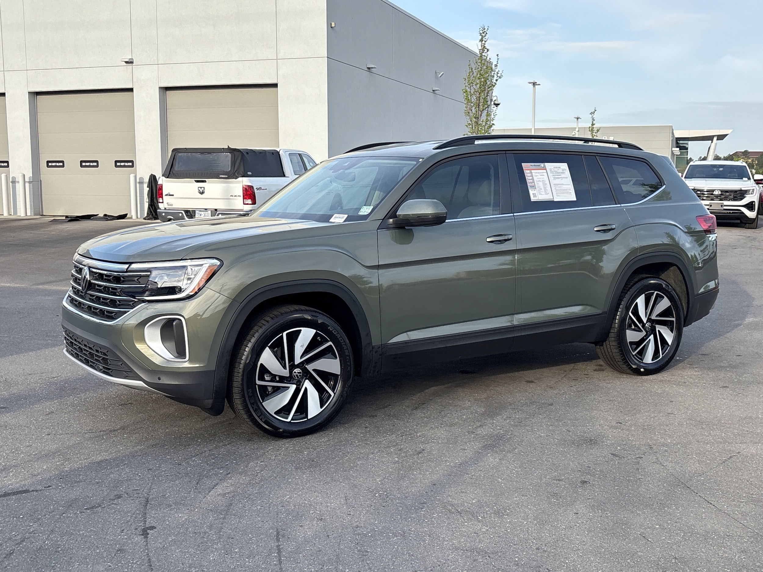 2026 Volkswagen Atlas 2.0T SE w/Technology photo 4