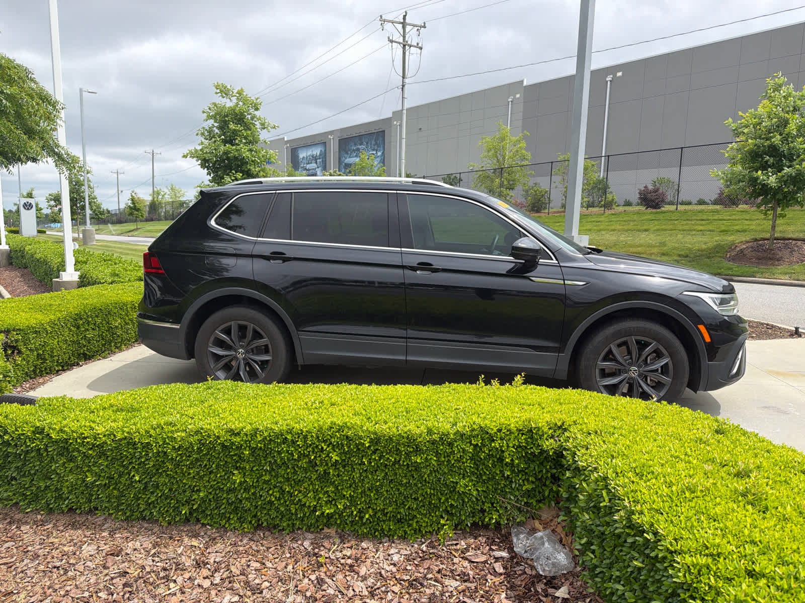 2023 Volkswagen Tiguan 2.0T SE photo 6