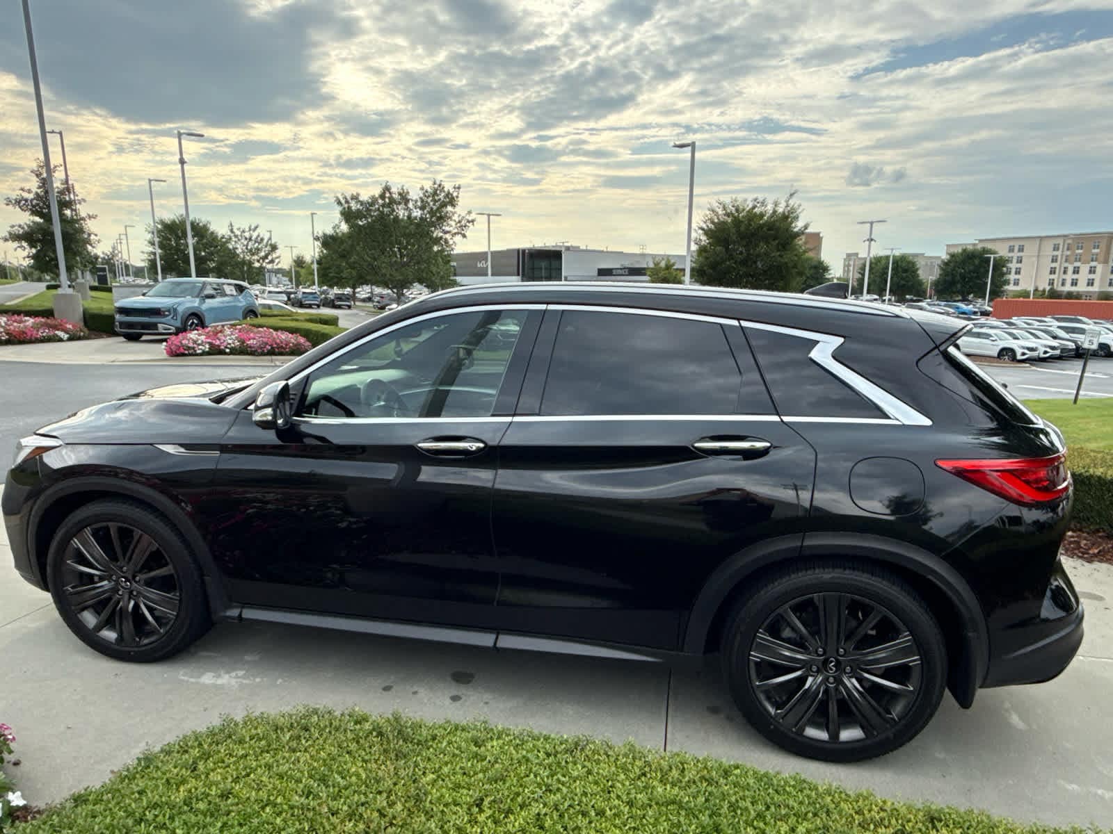 INFINITI QX50 ESSENTIAL