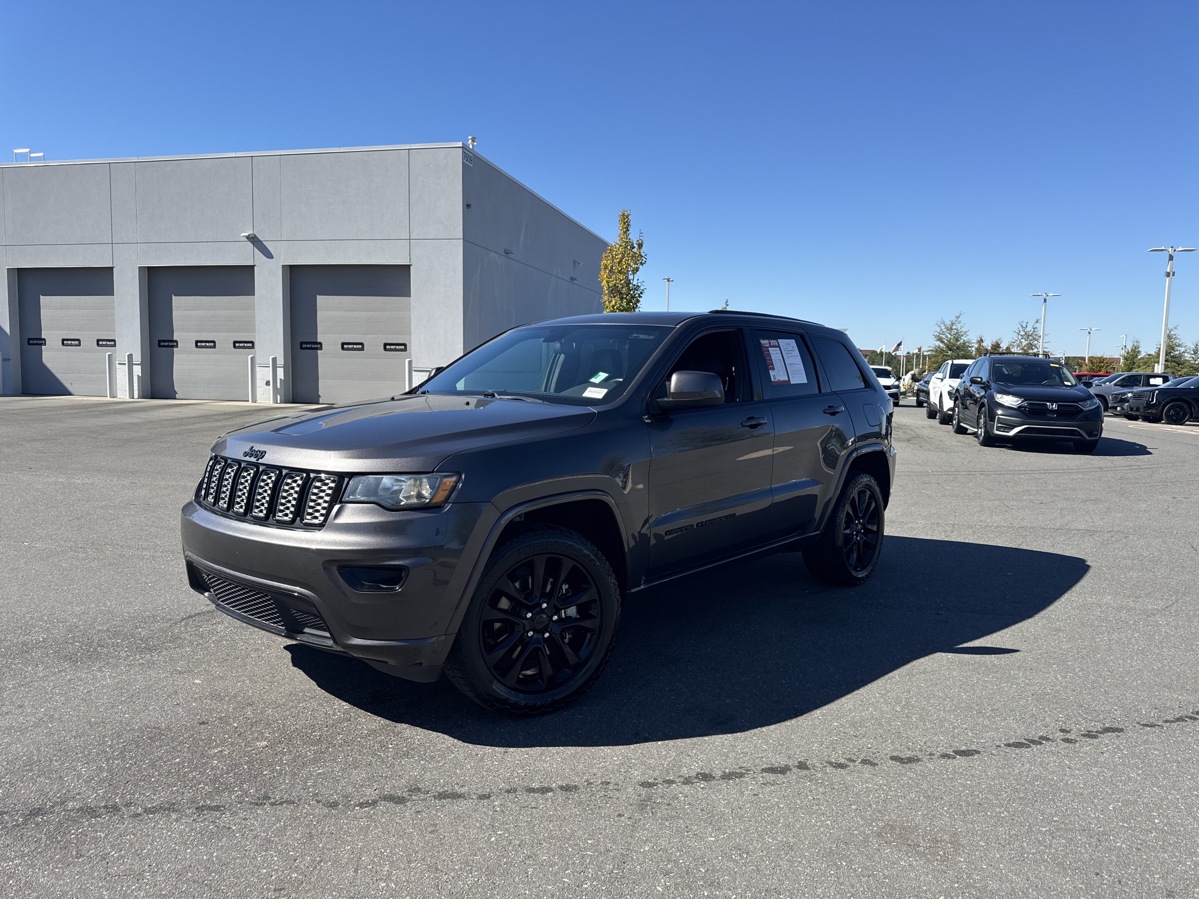 Used 2021 Jeep Grand Cherokee Laredo SUV