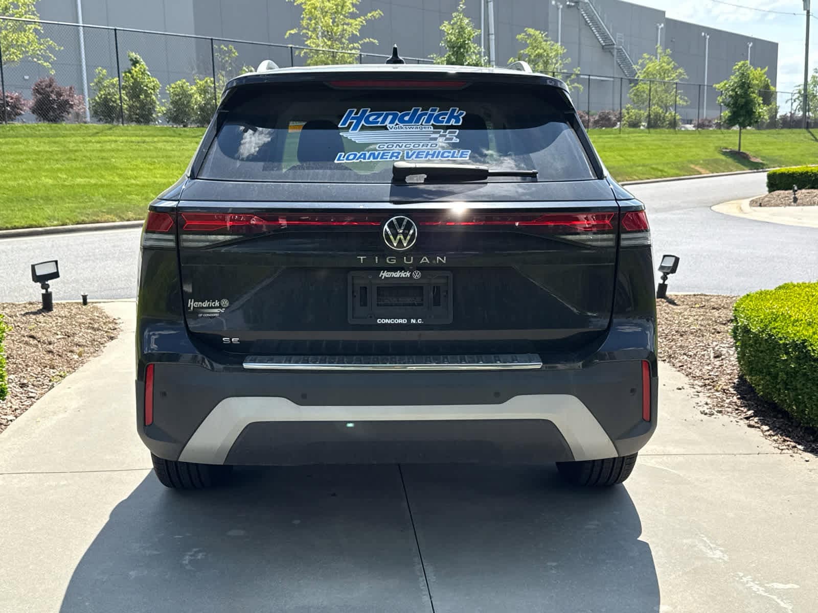 2025 Volkswagen Tiguan 2.0T SE photo 6