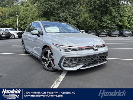 2025 Volkswagen Golf GTI 2.0T SE Hatchback