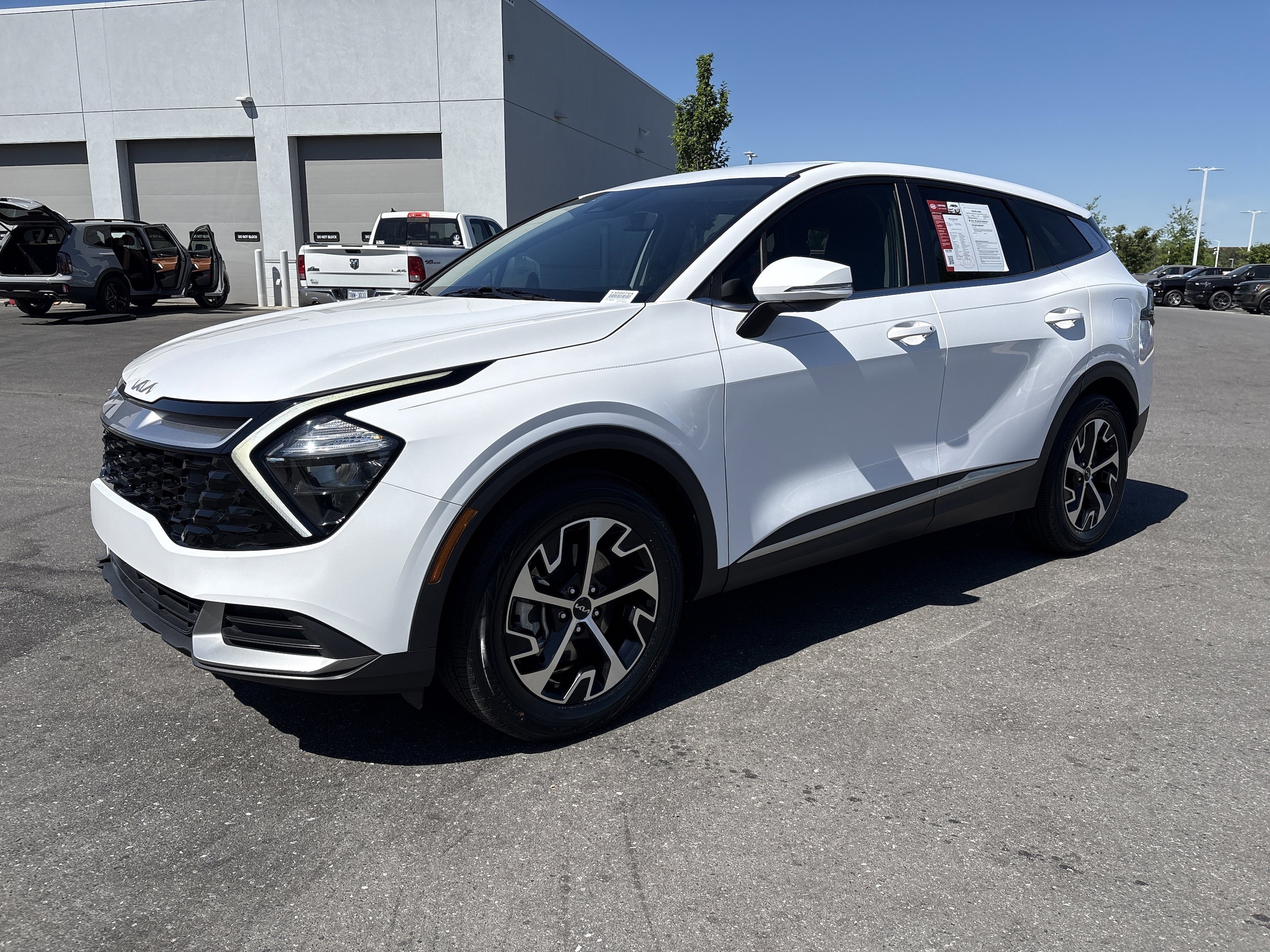 2023 Kia Sportage EX photo 4