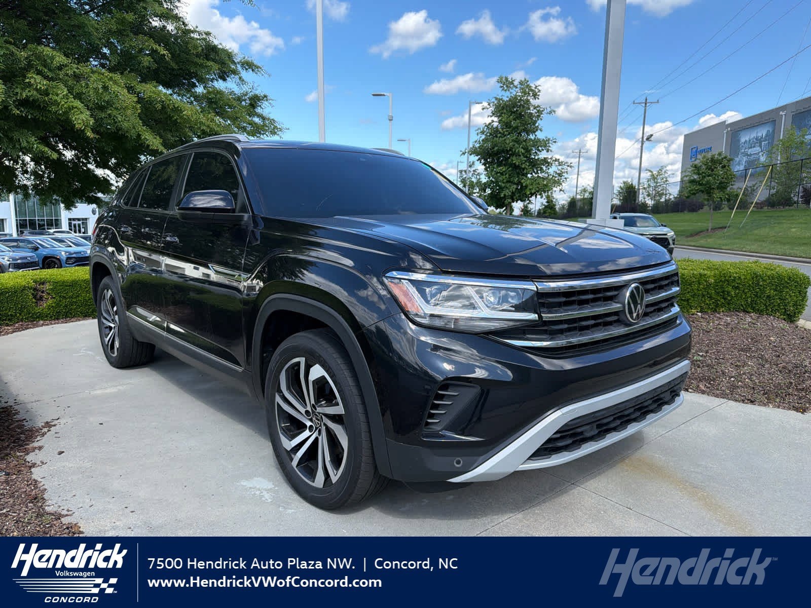 2022 Volkswagen Atlas Cross Sport 3.6L V6 SEL photo 1