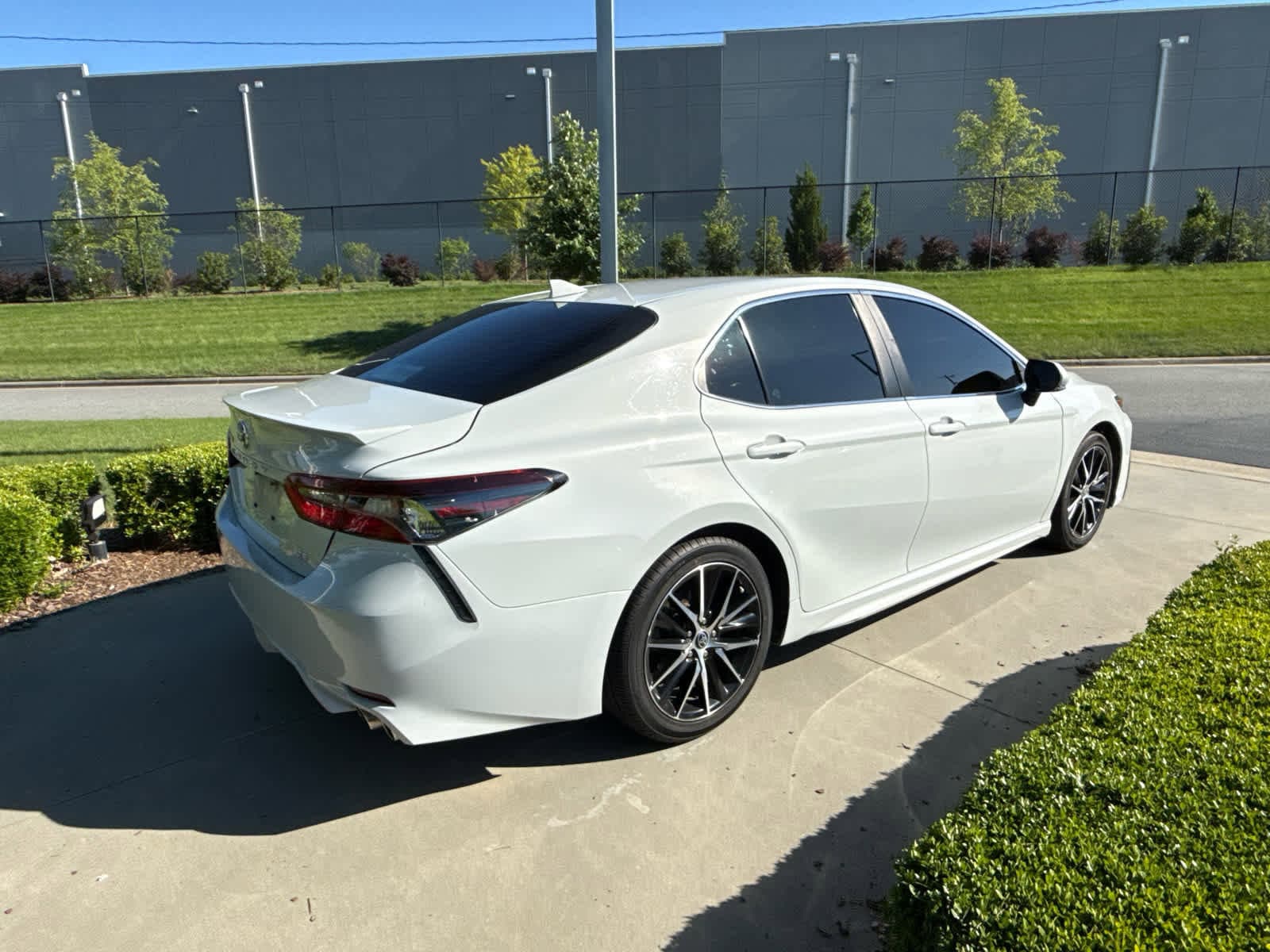 2022 Toyota Camry SE photo 5
