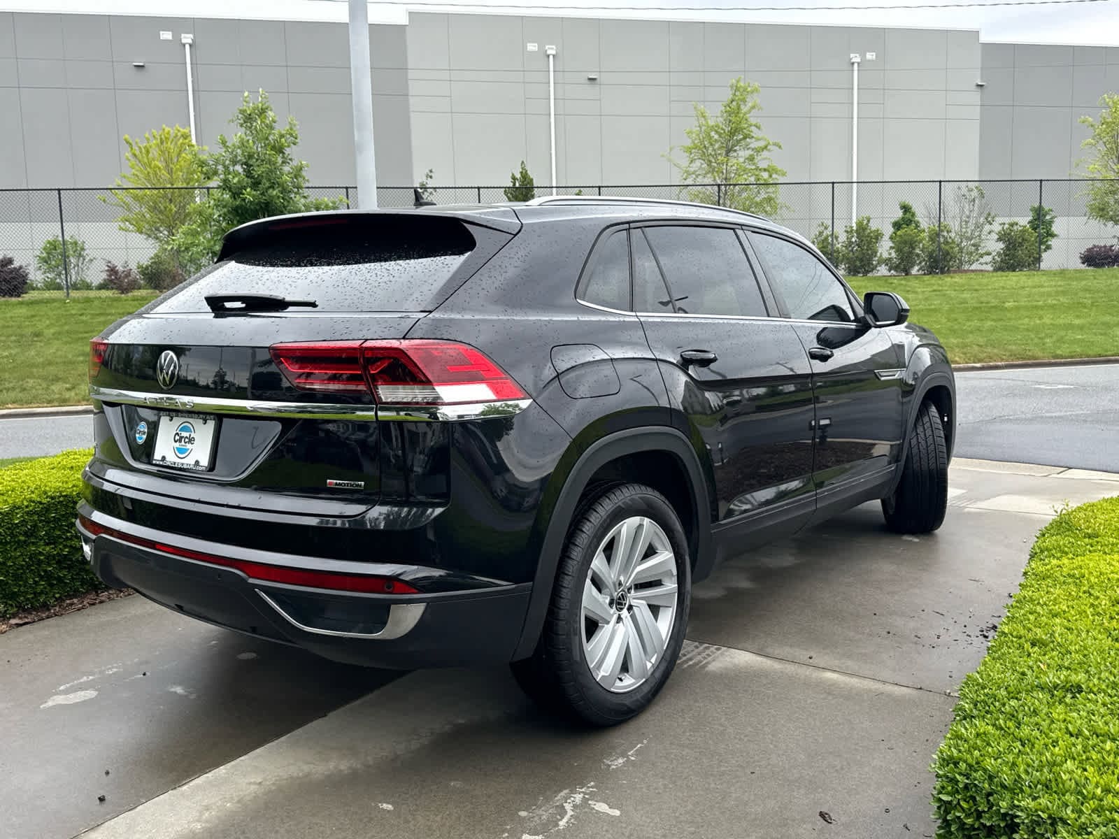 2021 Volkswagen Atlas Cross Sport 2.0T SE w/Technology 4MOTION photo 4