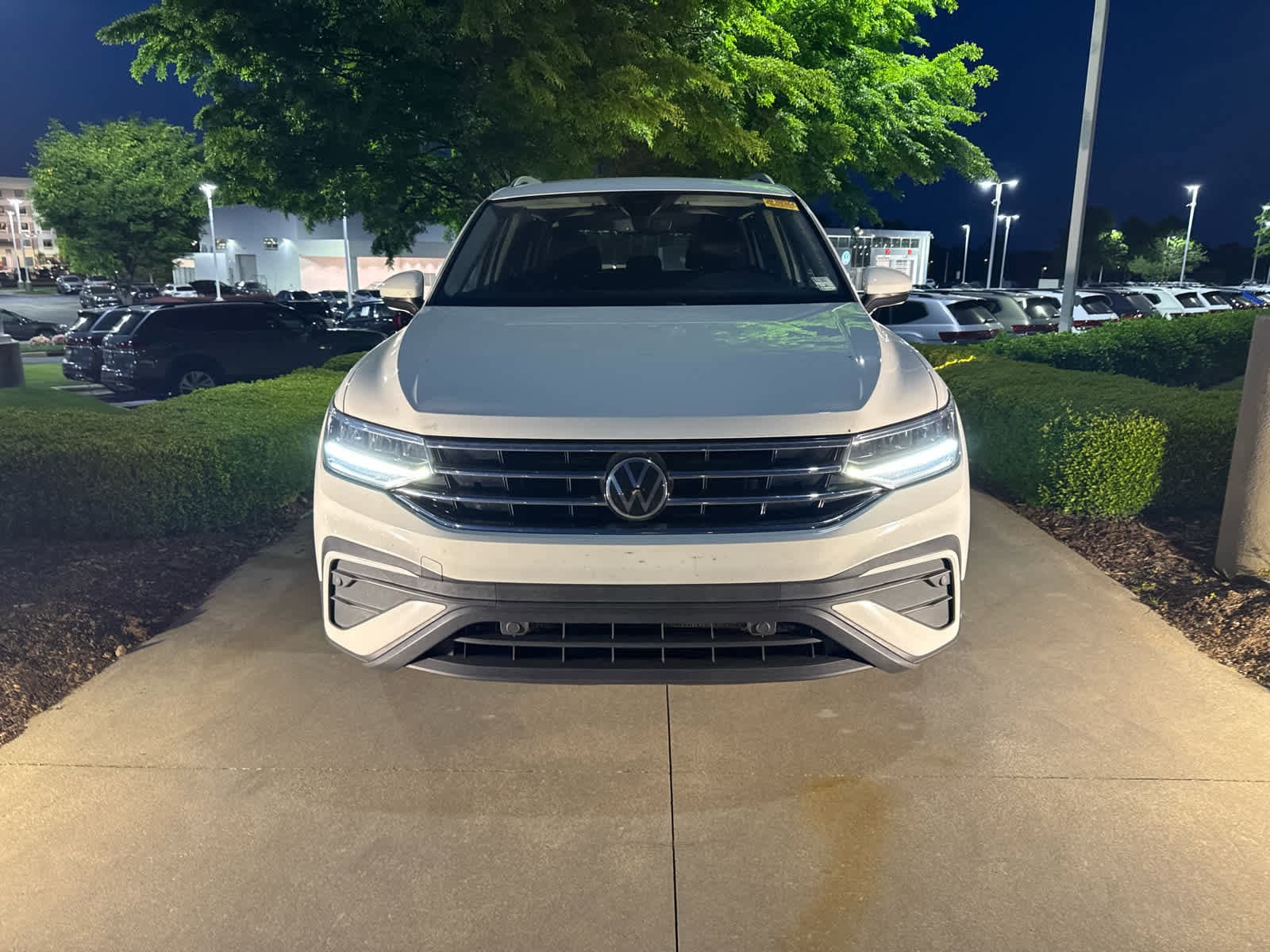 2022 Volkswagen Tiguan 2.0T SE photo 3