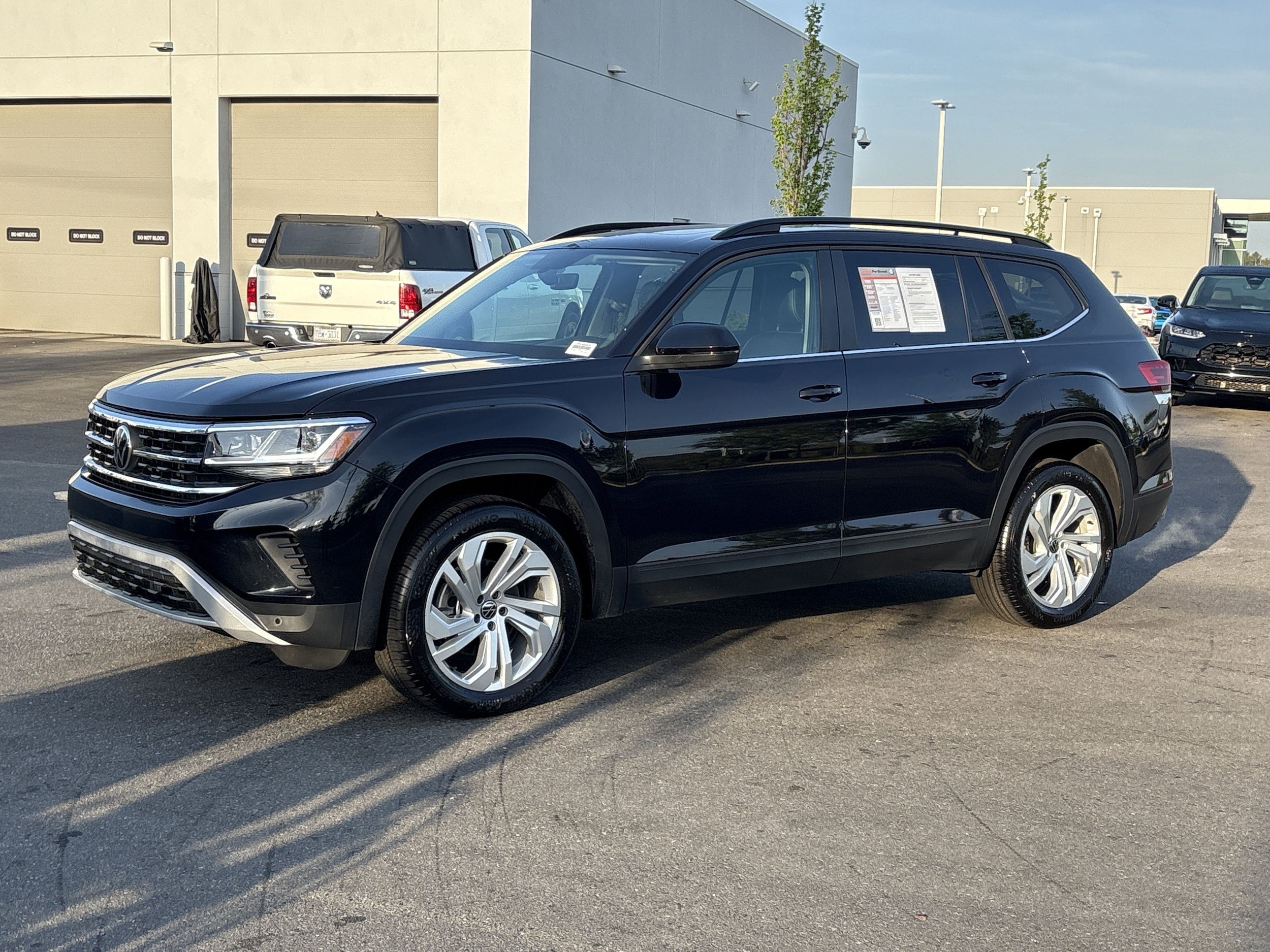 2022 Volkswagen Atlas 3.6L V6 SE w/Technology photo 4