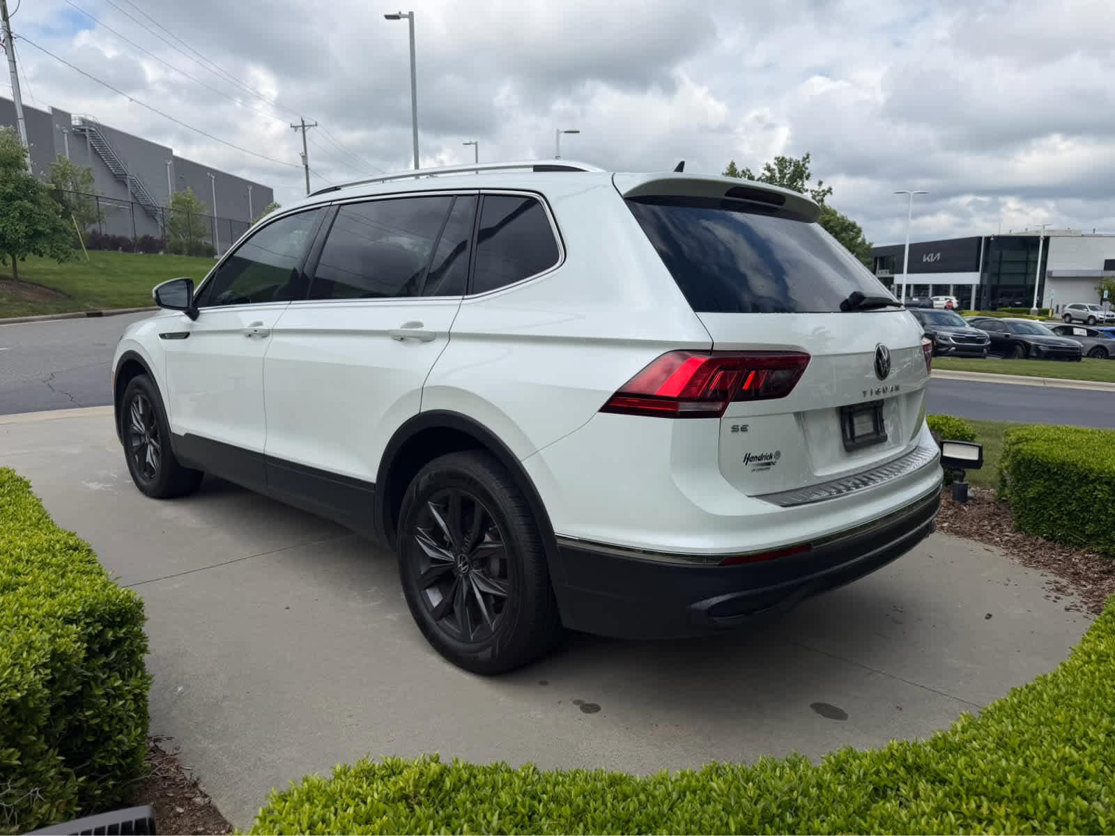 2023 Volkswagen Tiguan 2.0T SE photo 6