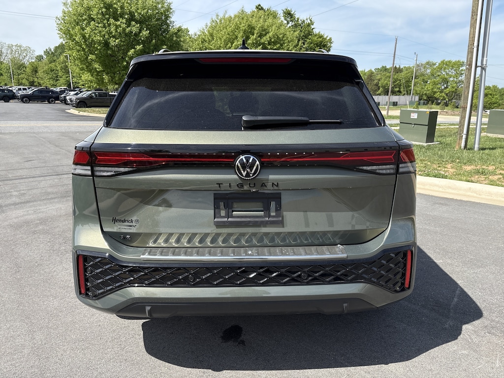 New 2026 Volkswagen Tiguan 2.0T SE R-Line Black SUV
