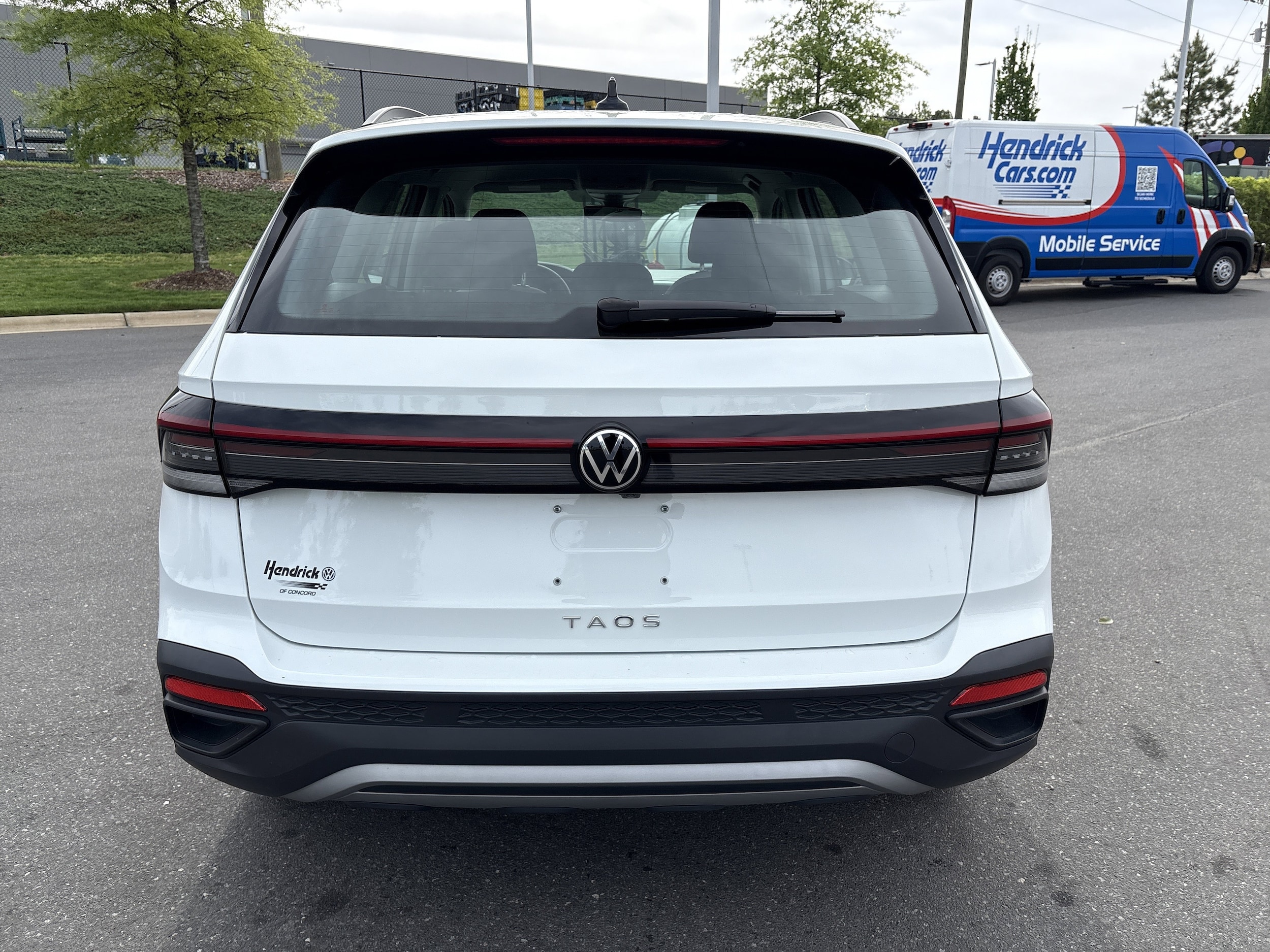 2025 Volkswagen Taos 1.5T S photo 6