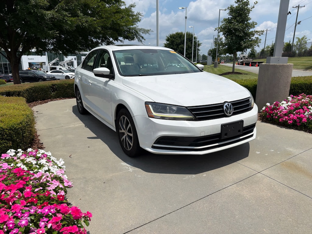 Used 2017 Volkswagen Jetta 1.4T SE Sedan