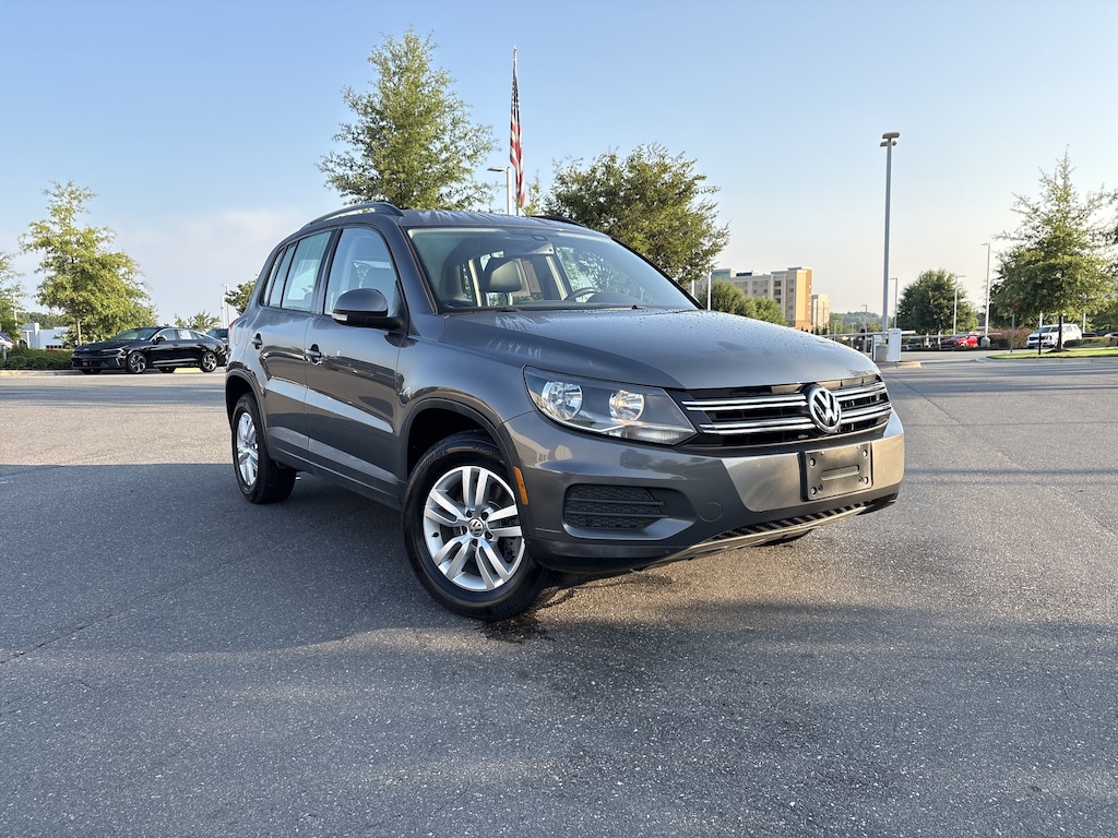 Used 2016 Volkswagen Tiguan 2.0T R-Line Automatic with 4MOTION SUV
