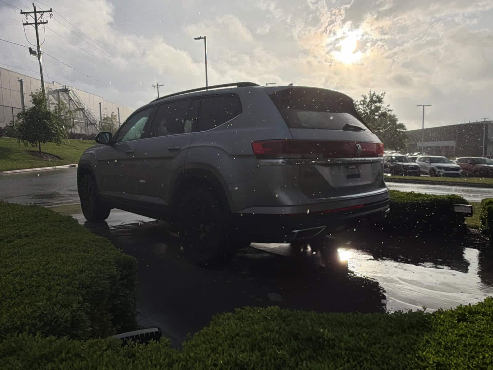2024 Volkswagen Atlas 2.0T SE w/Technology photo 6