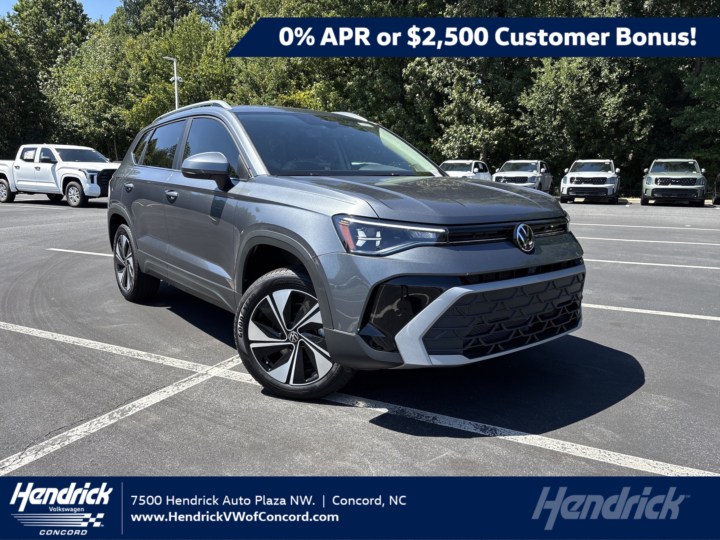 2025 Volkswagen Taos SE's photo