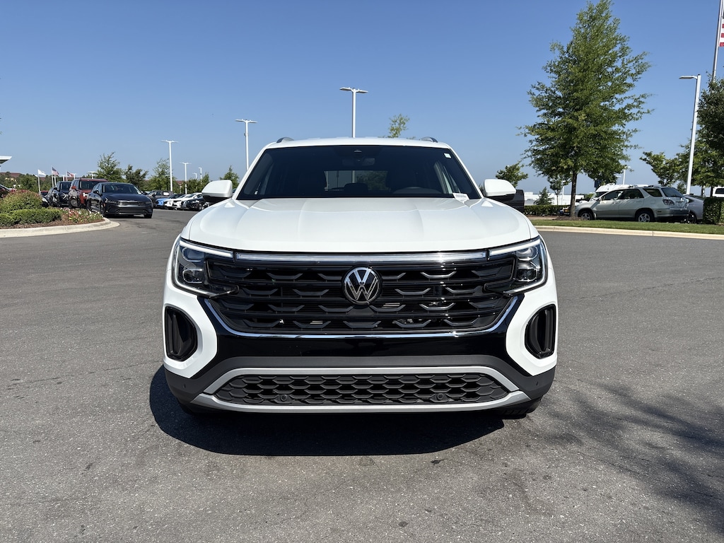 Certified 2025 Volkswagen Atlas Cross Sport 2.0T SE w/Technology SUV