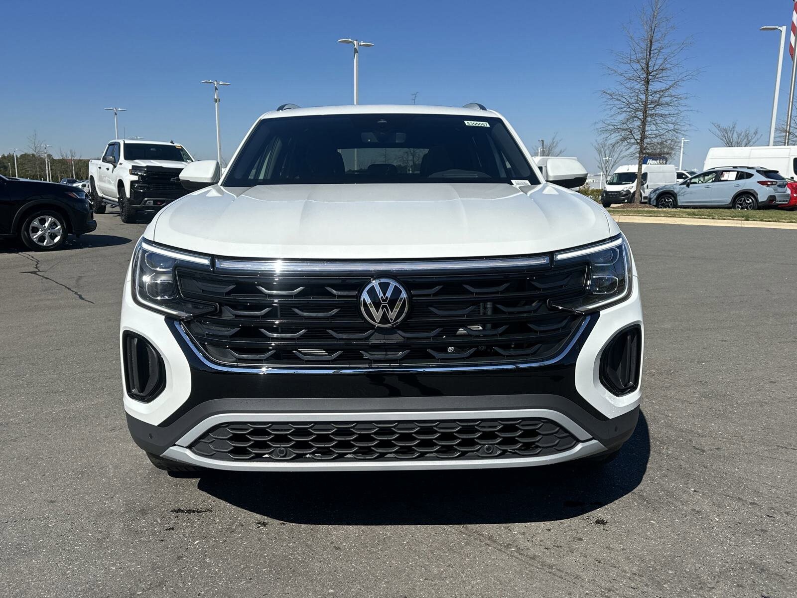 2025 Volkswagen Atlas Cross Sport SEL photo 3
