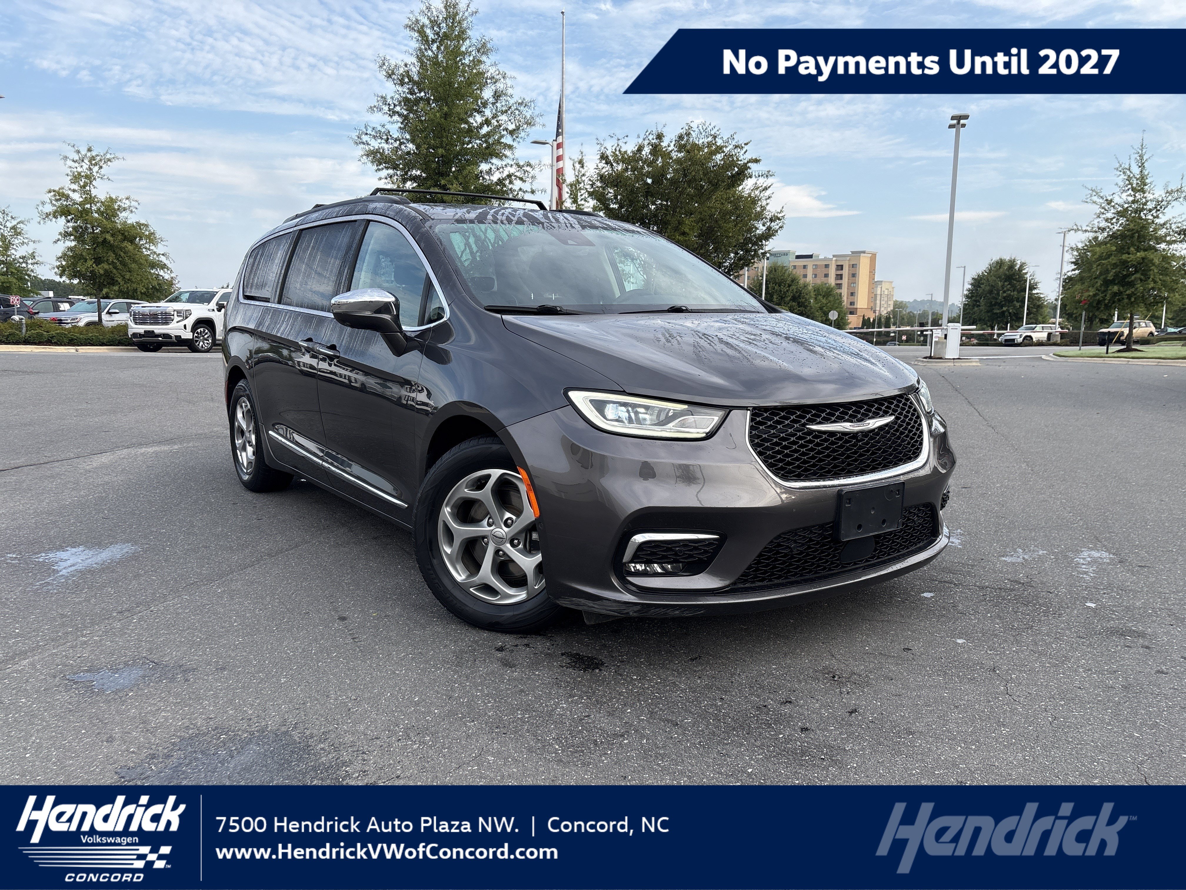 Used 2022 Chrysler Pacifica Limited Van Passenger Van