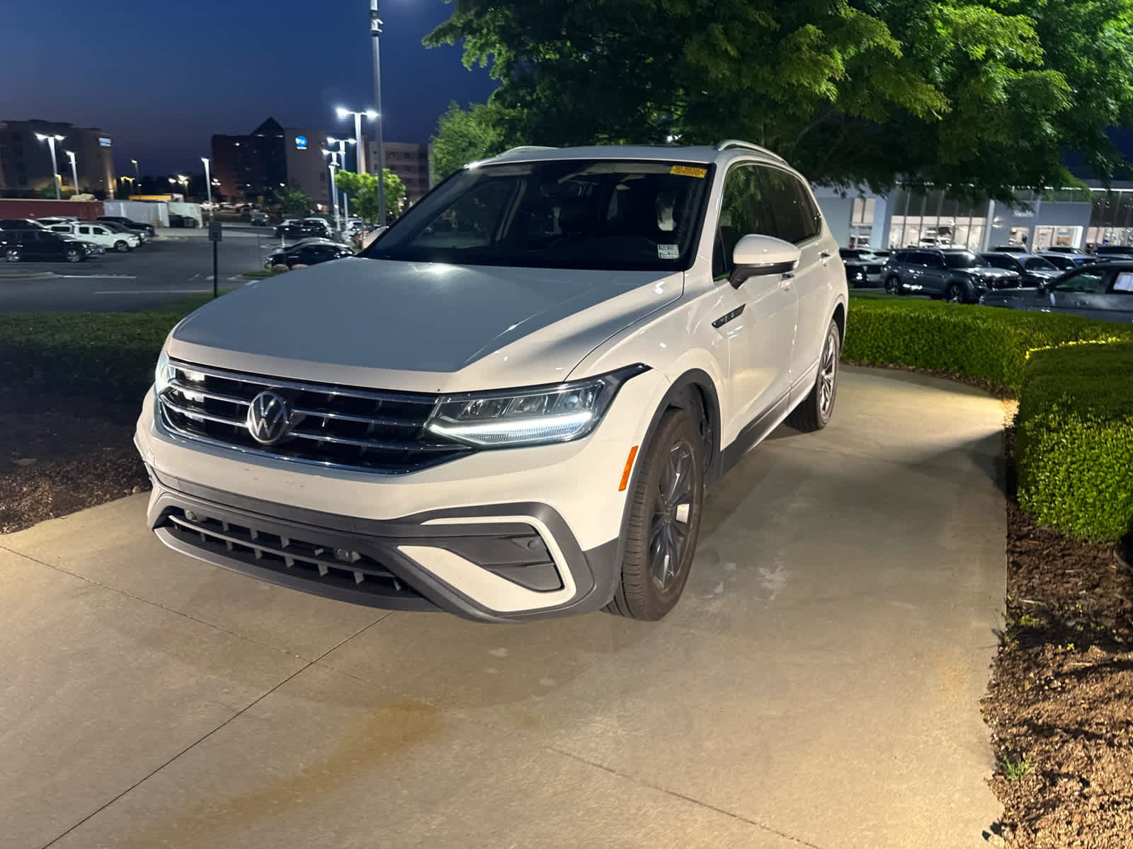 2022 Volkswagen Tiguan 2.0T SE photo 5