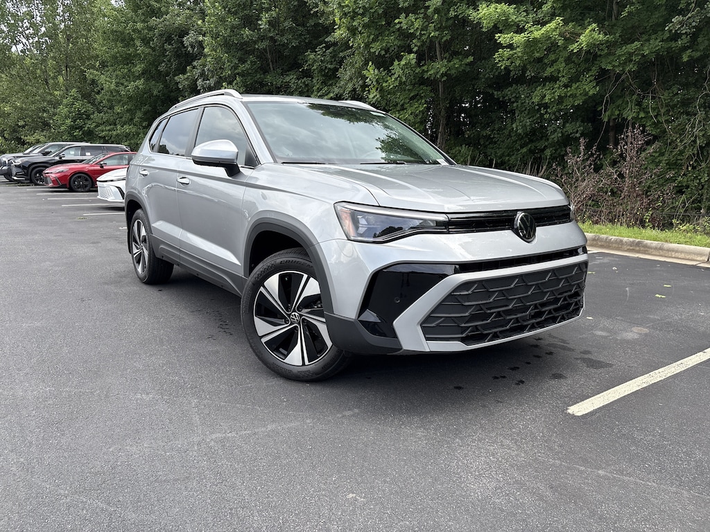 New 2026 Volkswagen Taos 1.5T SE SUV