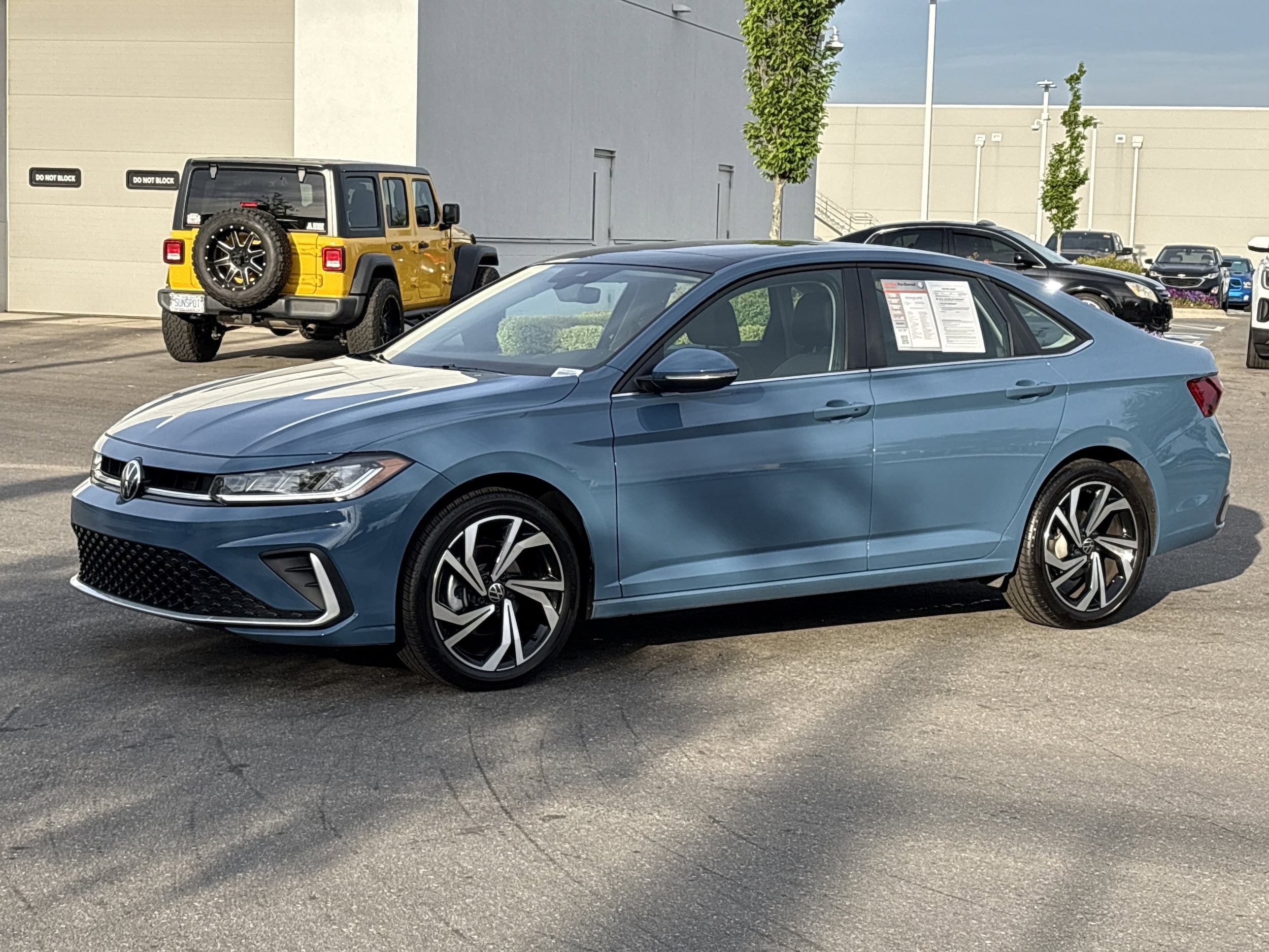 2025 Volkswagen Jetta 1.5T SEL photo 4