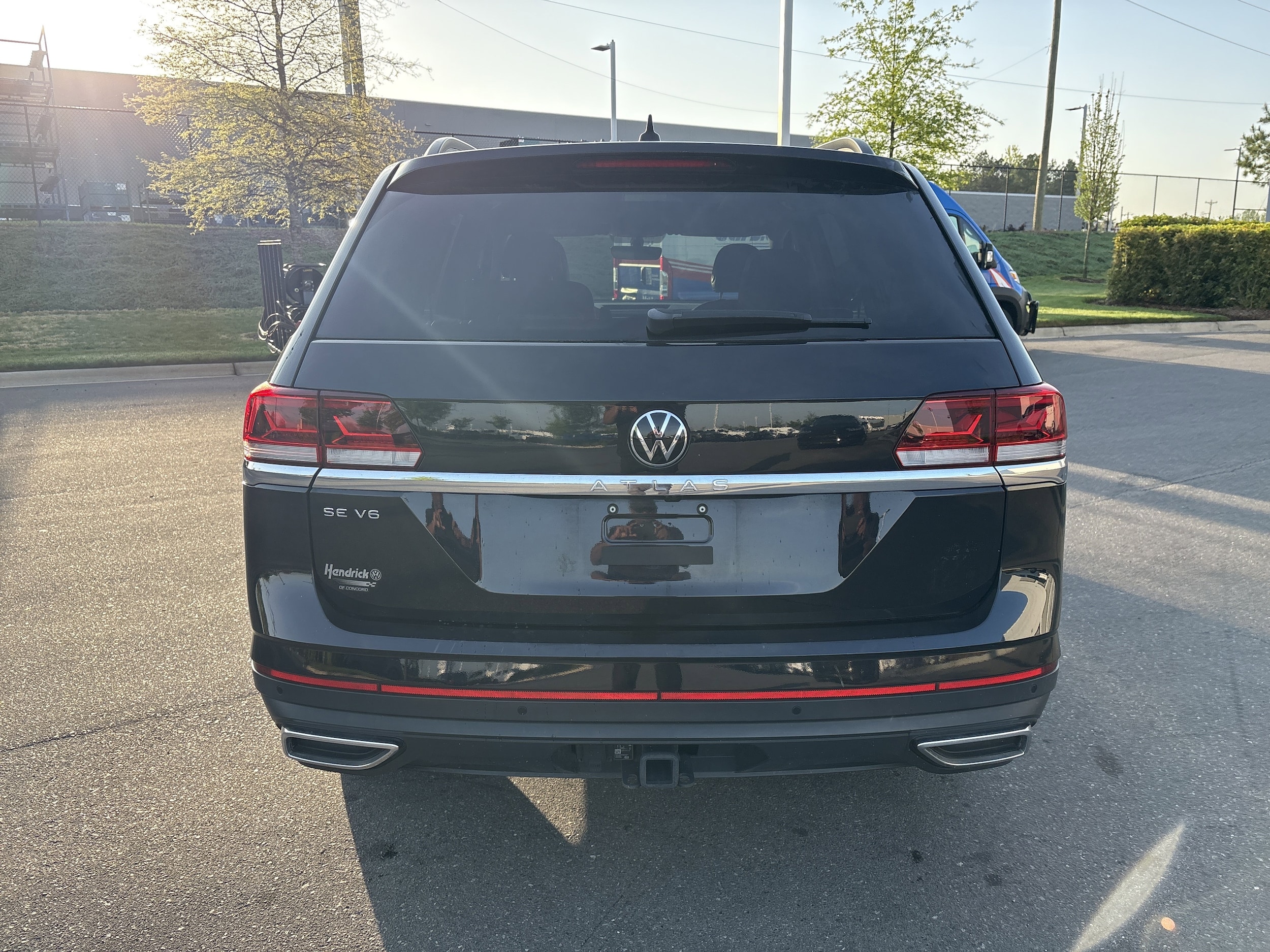 2022 Volkswagen Atlas 3.6L V6 SE w/Technology photo 3
