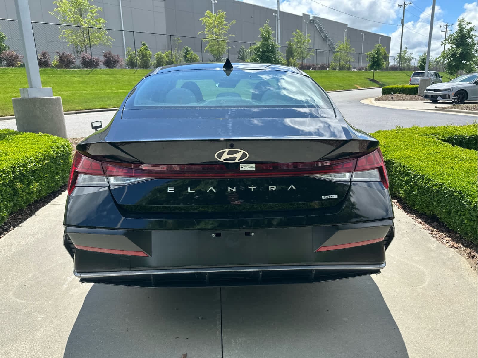 2025 Hyundai Elantra Hybrid Limited photo 6