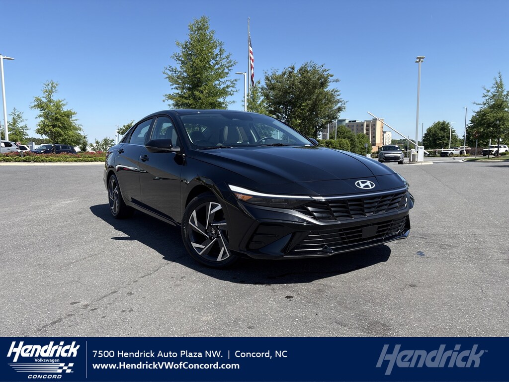 Used 2025 Hyundai Elantra Hybrid Limited Sedan
