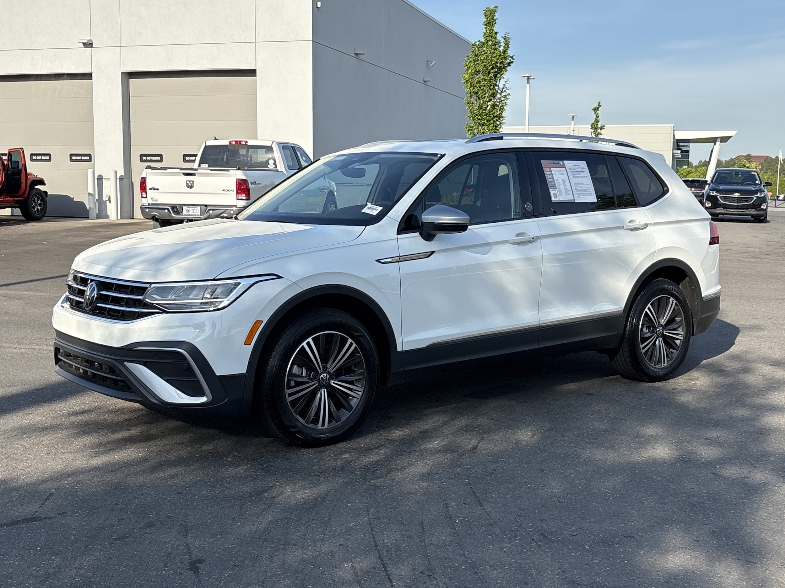 2024 Volkswagen Tiguan 2.0T Wolfsburg Edition photo 4